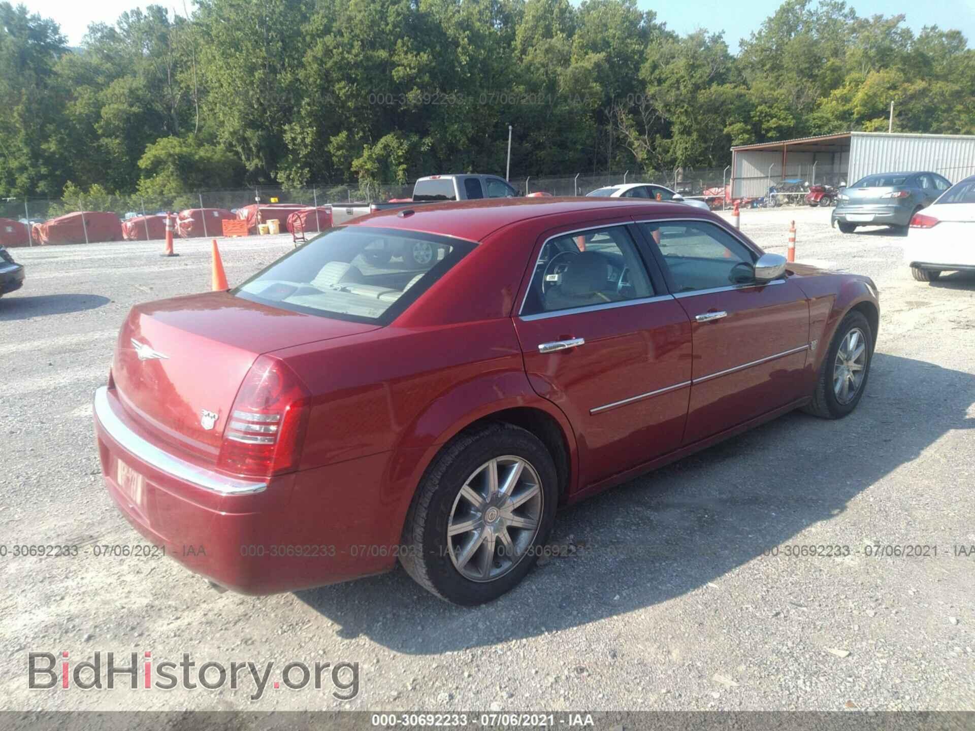 2007 CHRYSLER 300 - VIN: 2C3KA63HX7H896988 - Фото 4