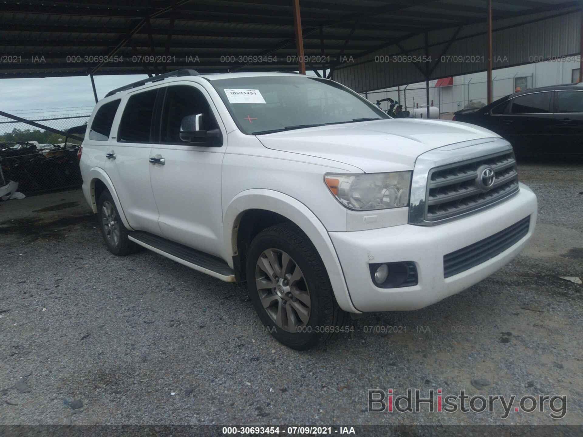 Photo 5TDKY5G14BS036576 - TOYOTA SEQUOIA 2011