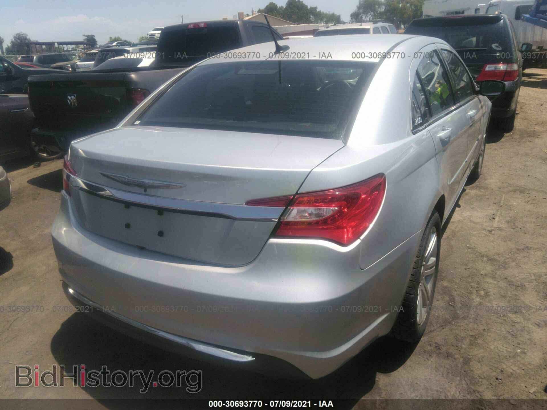 2012 CHRYSLER 200 - VIN: 1C3CCBAB5CN316926 - Photo 4
