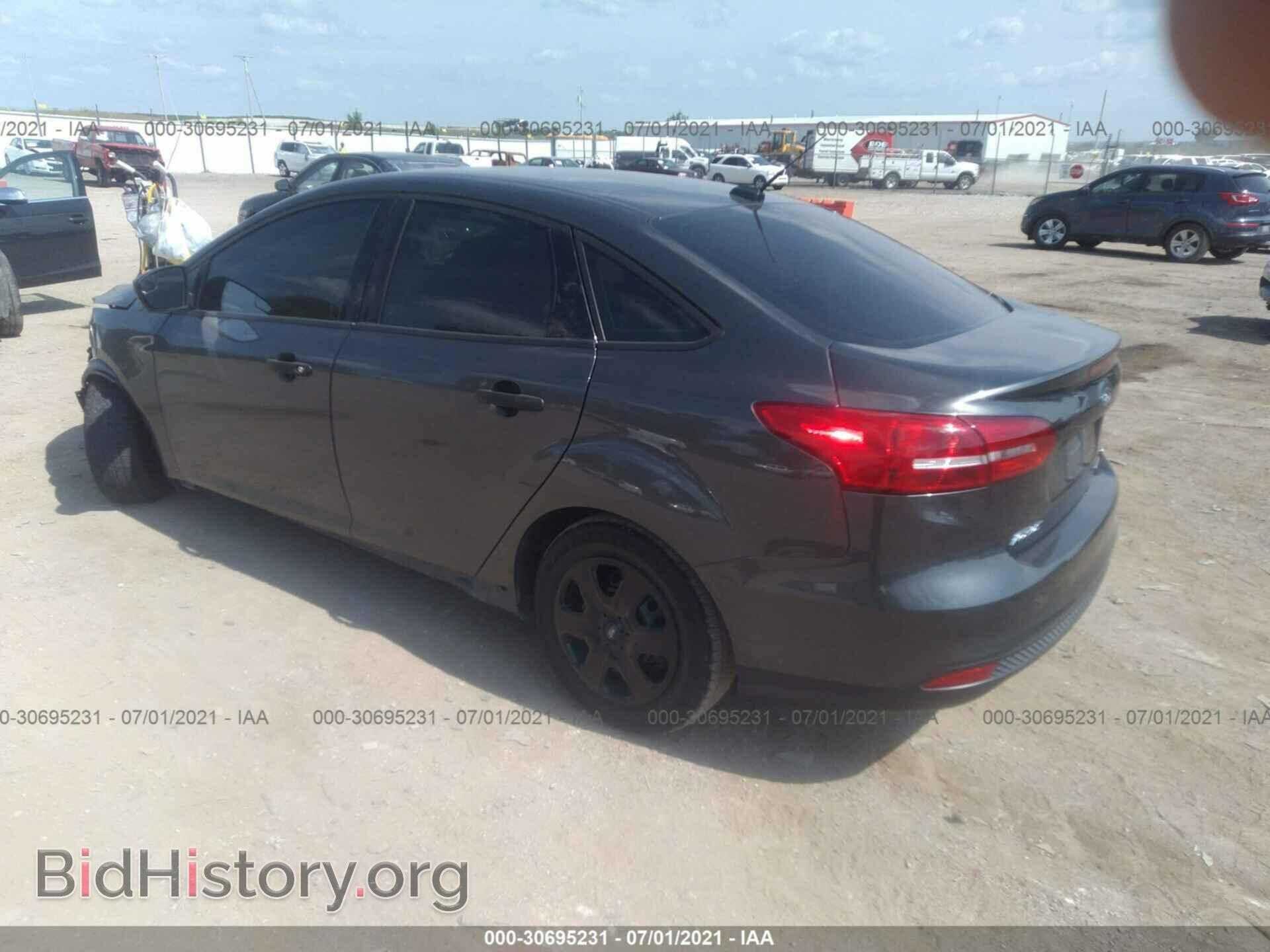2016 FORD FOCUS - VIN: 1FADP3E23GL221129 - Фото 3