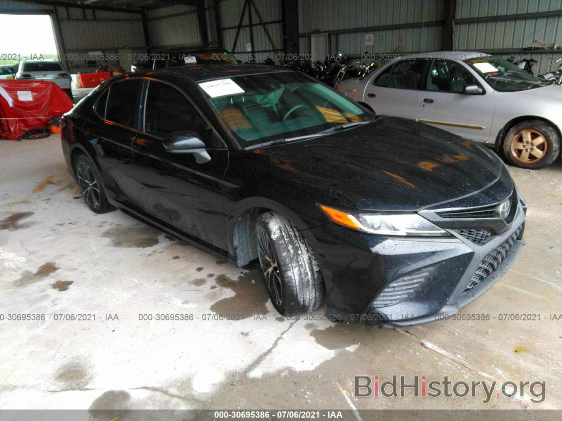 Photo 4T1B11HK7JU629519 - TOYOTA CAMRY 2018