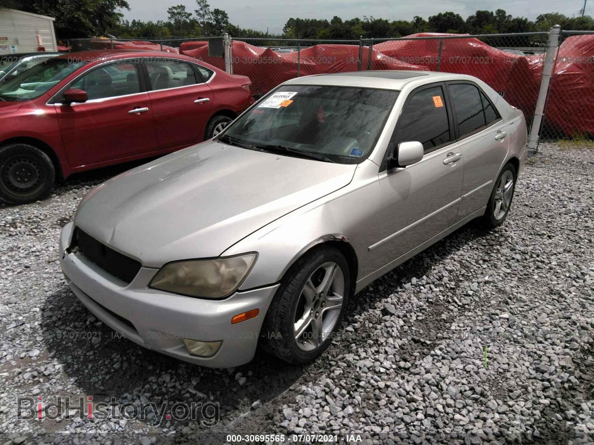2002 LEXUS IS 300 - VIN: JTHBD192320051064 - Фото 2