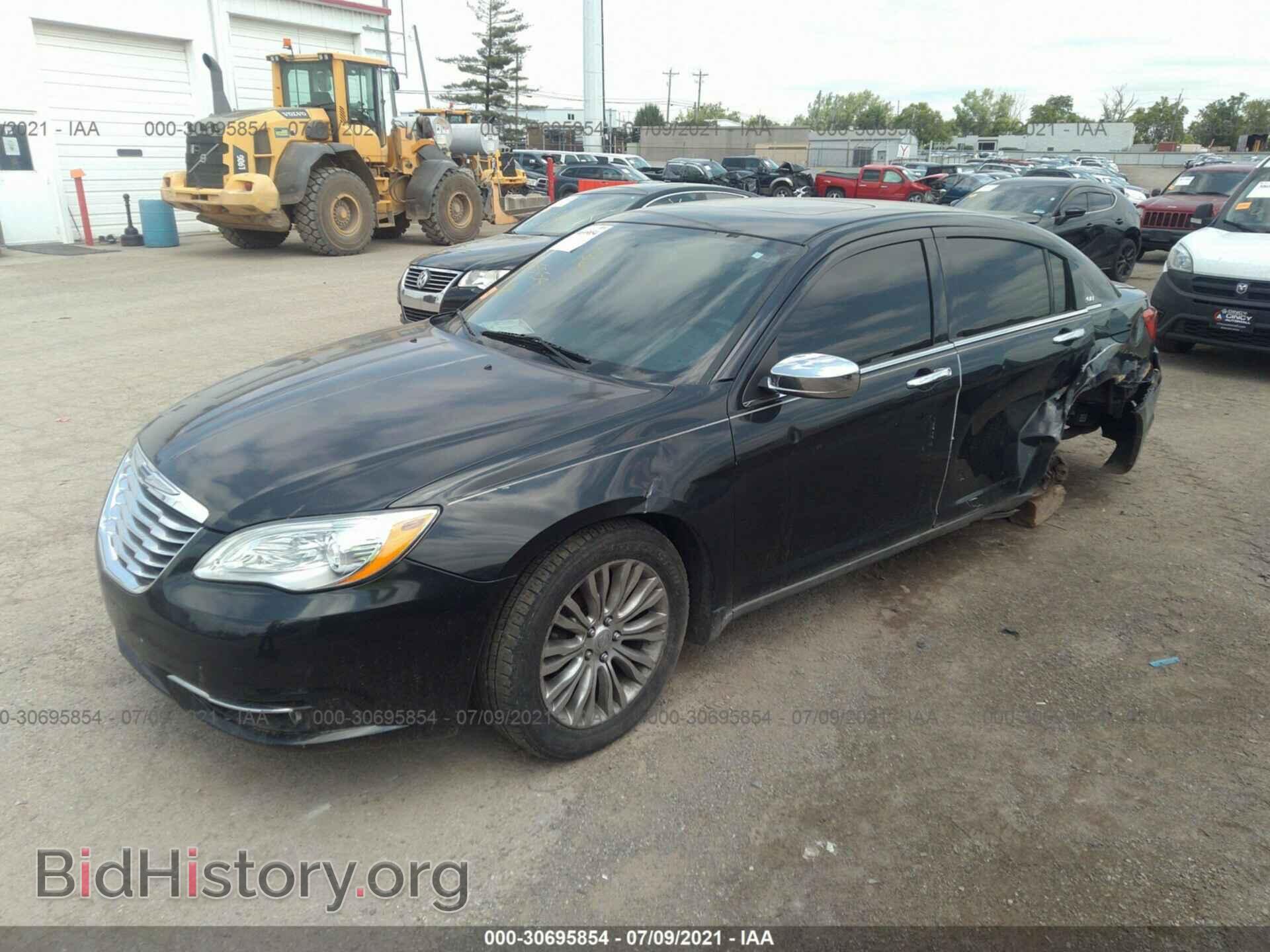 2012 CHRYSLER 200 - VIN: 1C3CCBCG1CN159212 - Фото 2