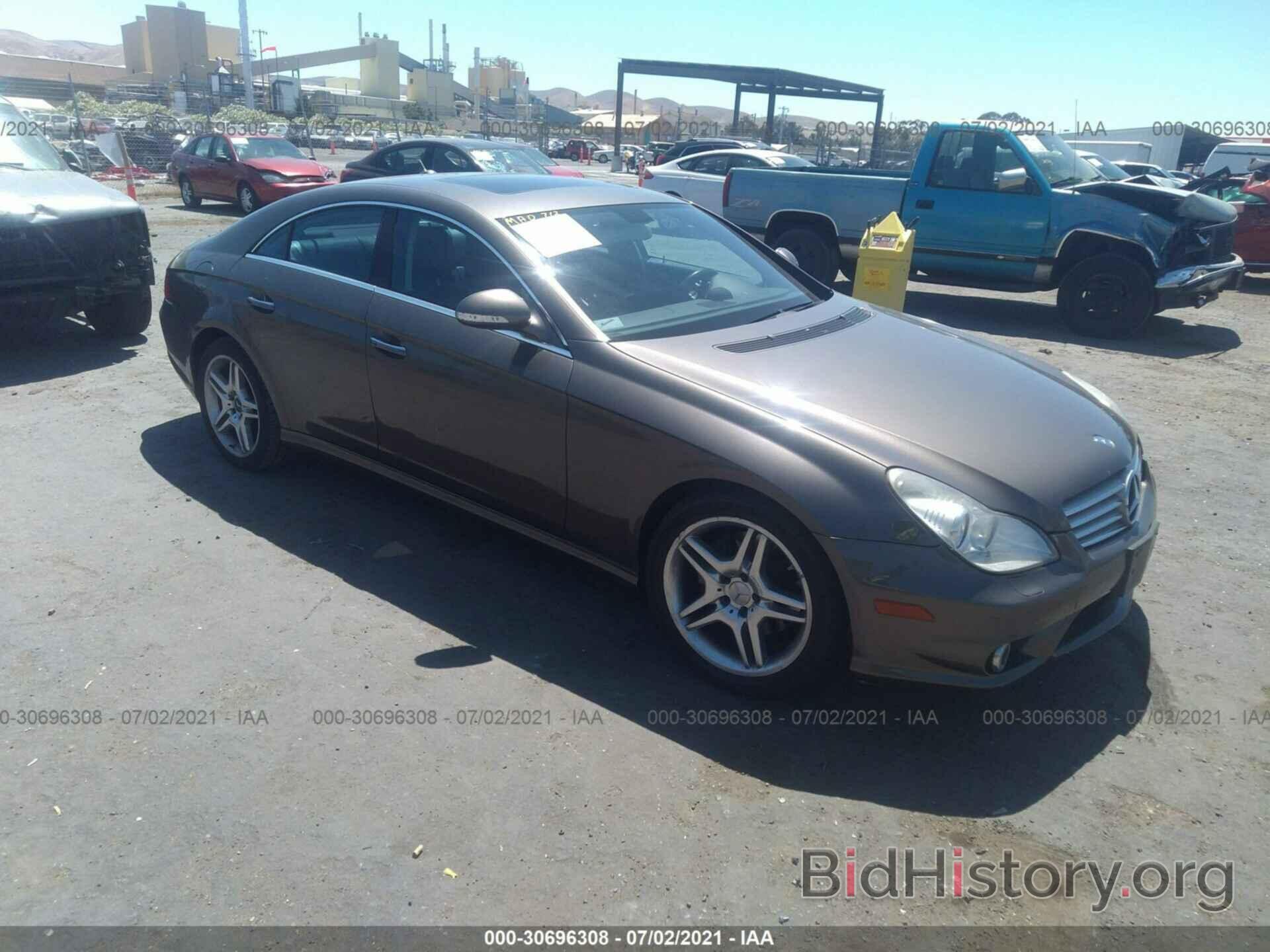 Photo WDDDJ72X77A102570 - MERCEDES-BENZ CLS-CLASS 2007