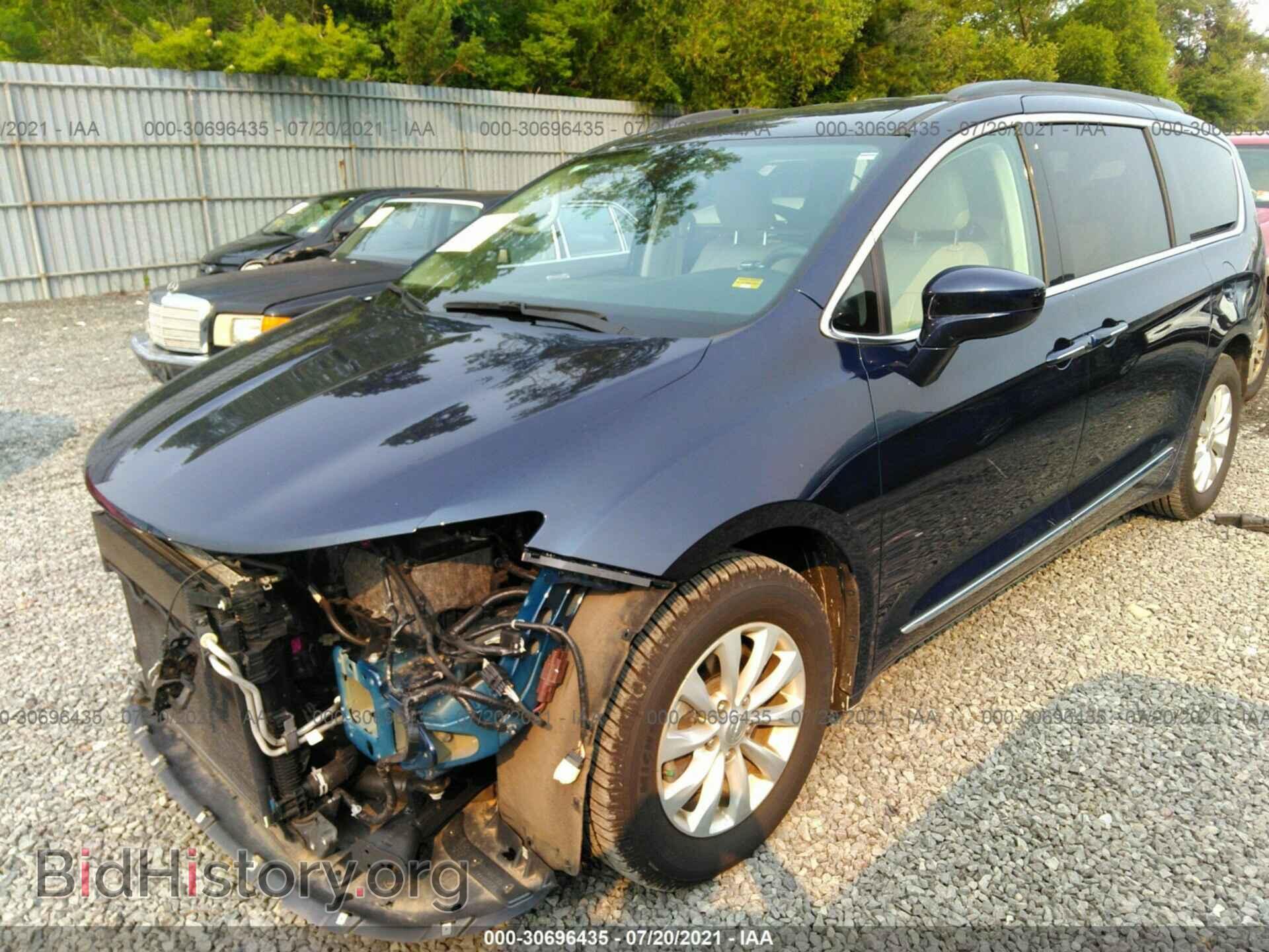 2017 CHRYSLER PACIFICA - VIN: 2C4RC1BG2HR785489 - Фото 2