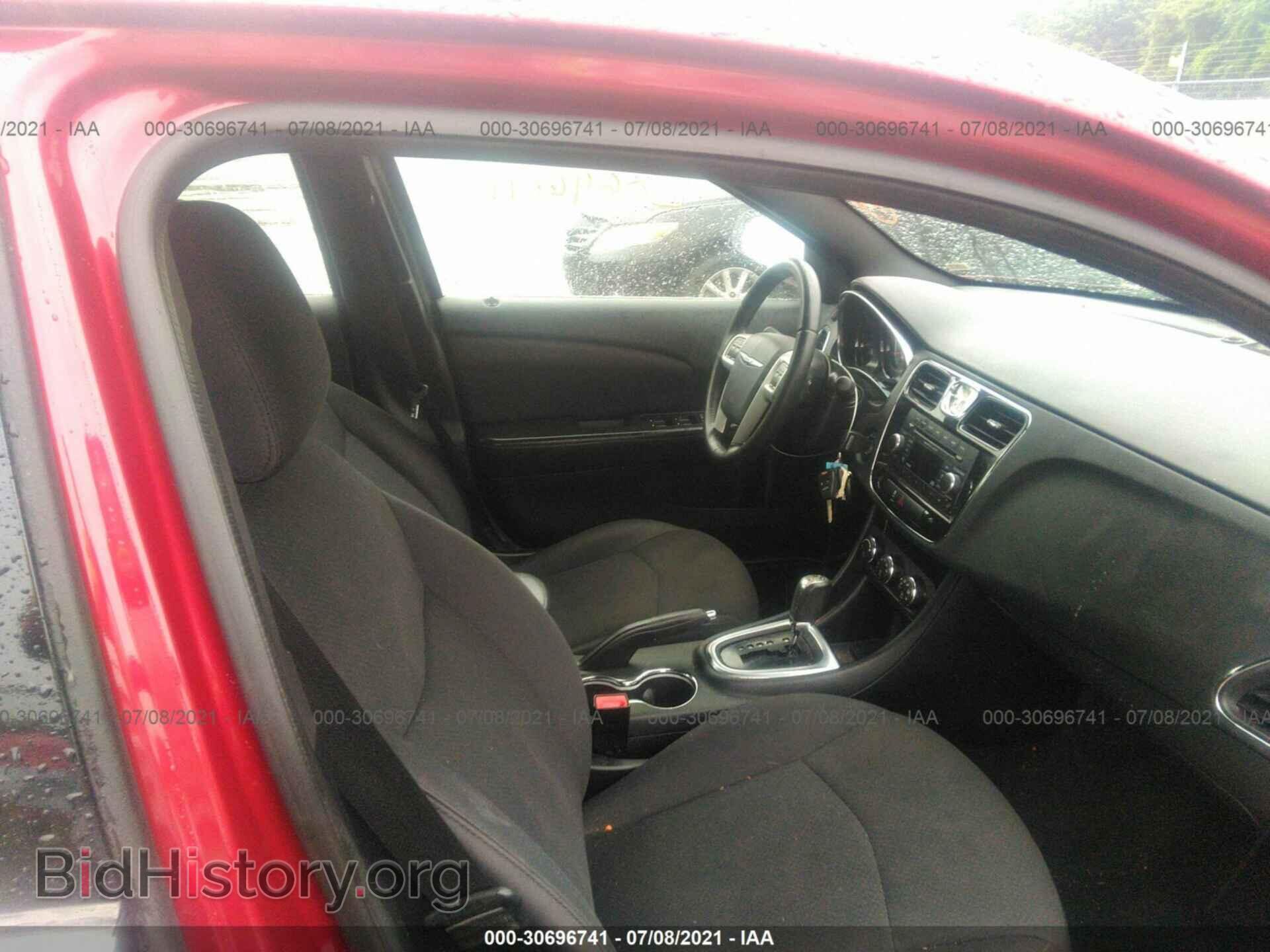 2013 CHRYSLER 200 - VIN: 1C3CCBBG3DN569075 - Фото 5