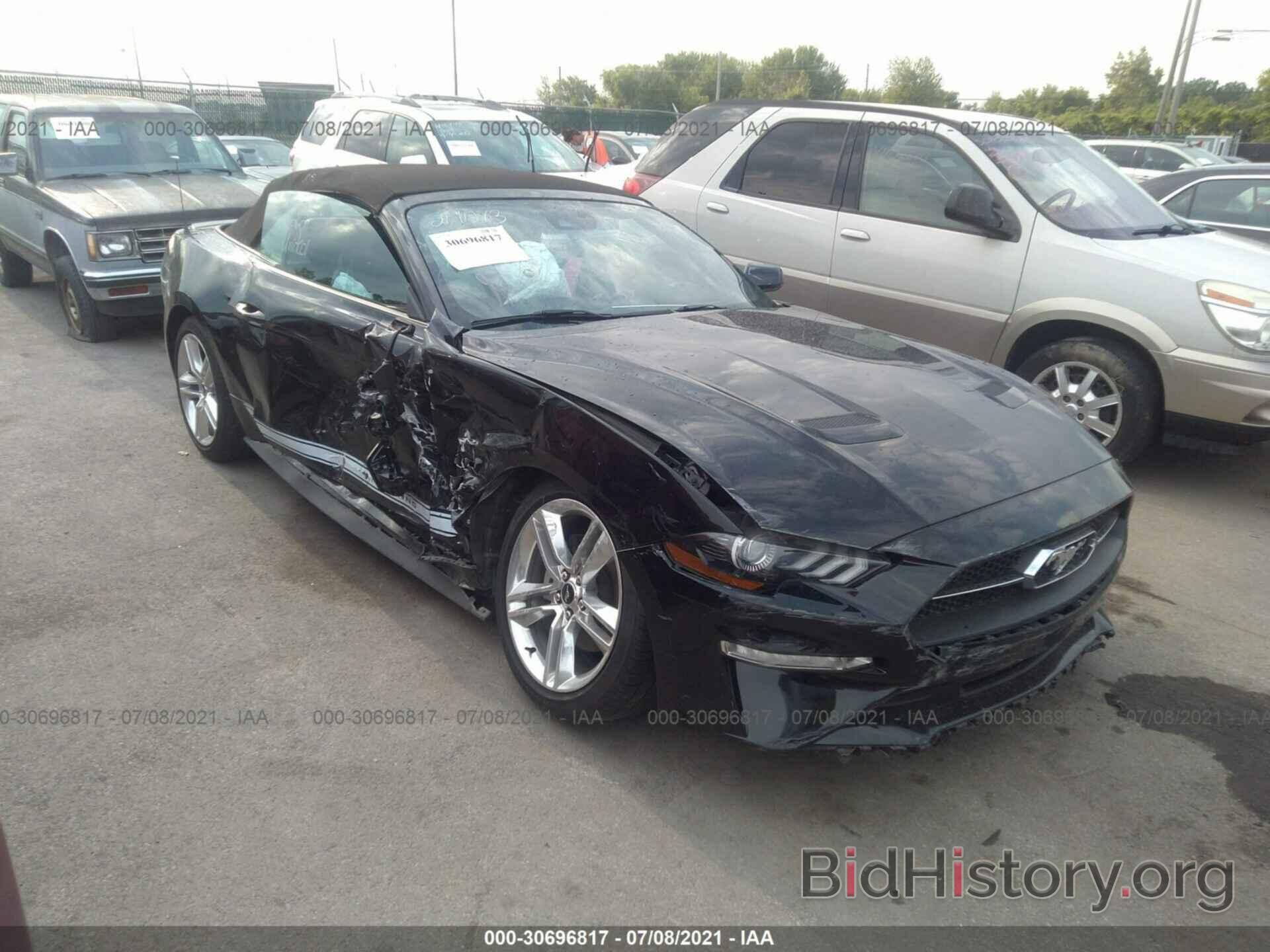 Photo 1FATP8UH7L5113514 - FORD MUSTANG 2020