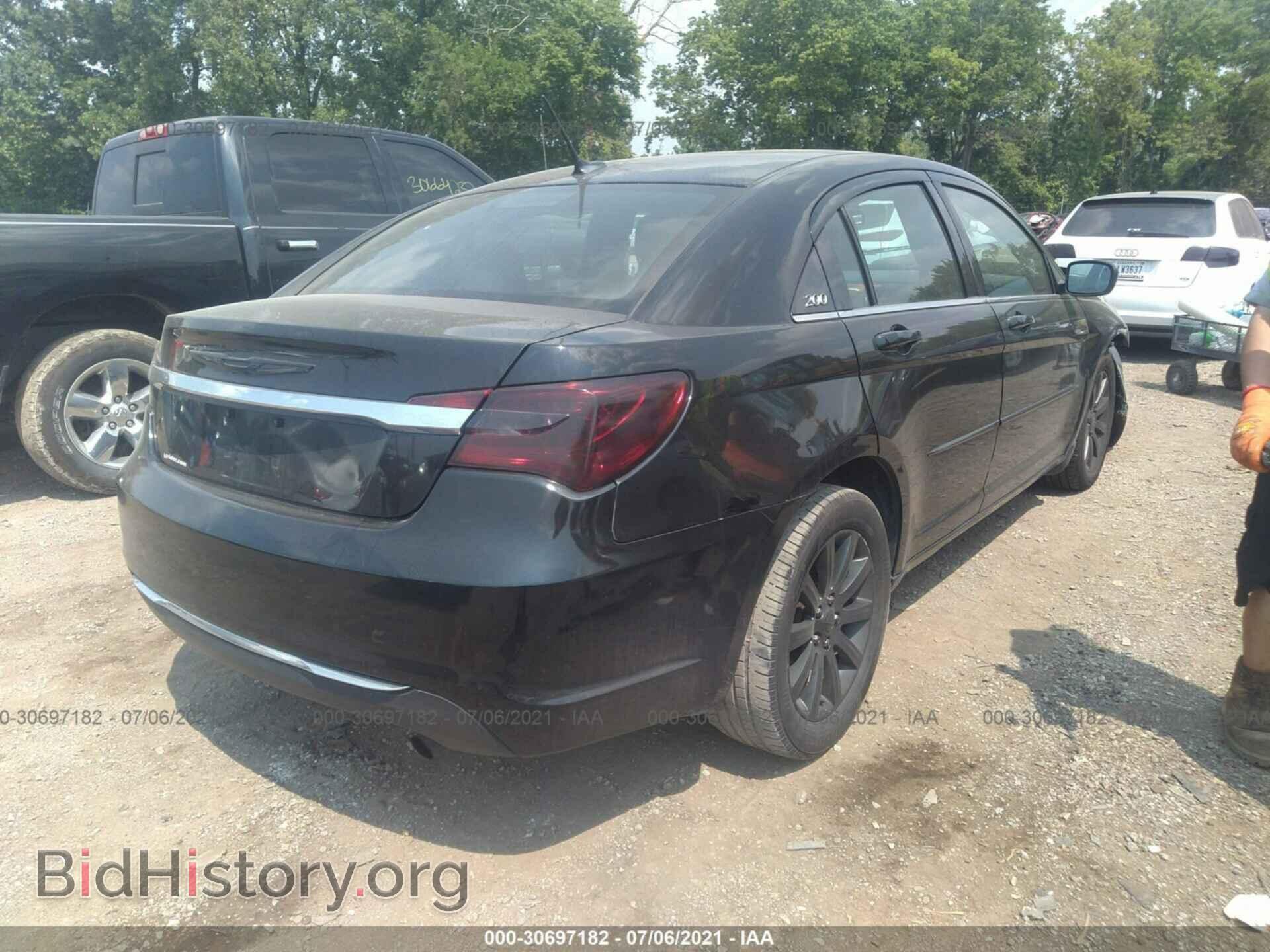 2013 CHRYSLER 200 - VIN: 1C3CCBBB3DN624693 - Photo 4