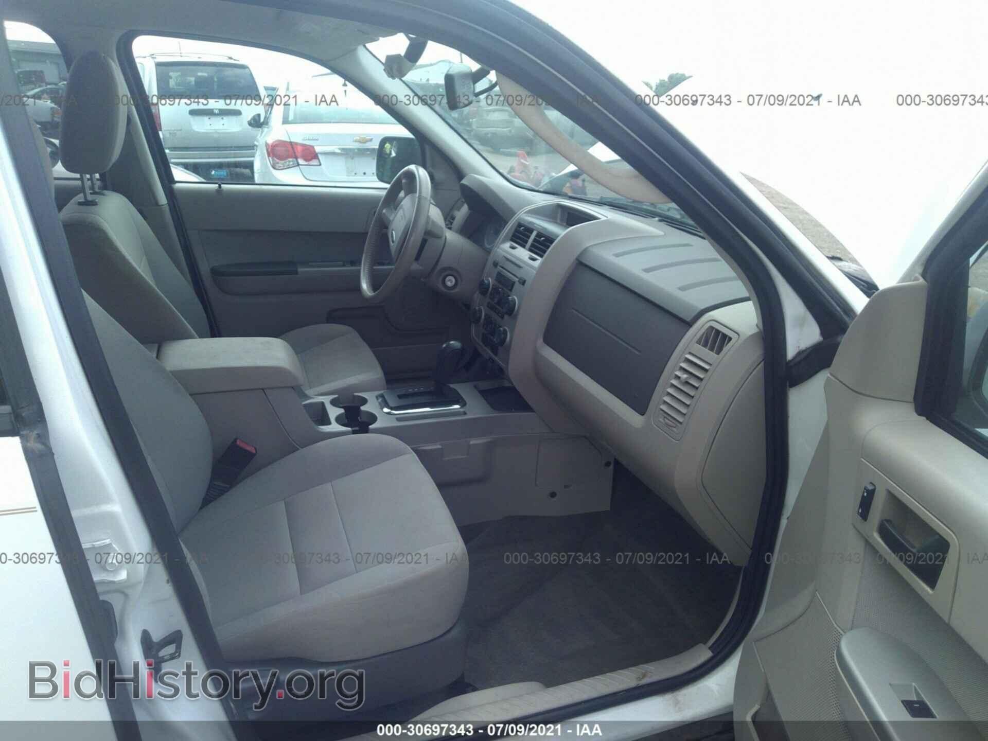 2011 FORD ESCAPE - VIN: 1FMCU0D76BKC13076 - Фото 5
