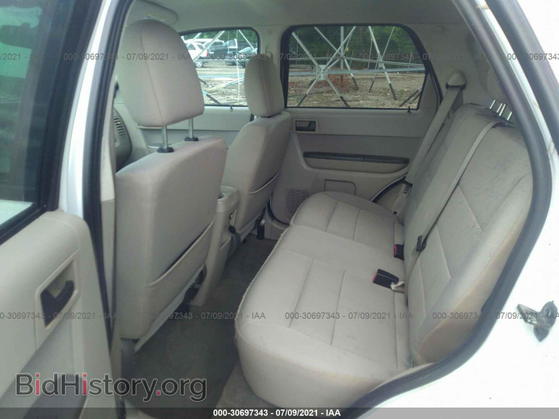 2011 FORD ESCAPE - VIN: 1FMCU0D76BKC13076 - Фото 8