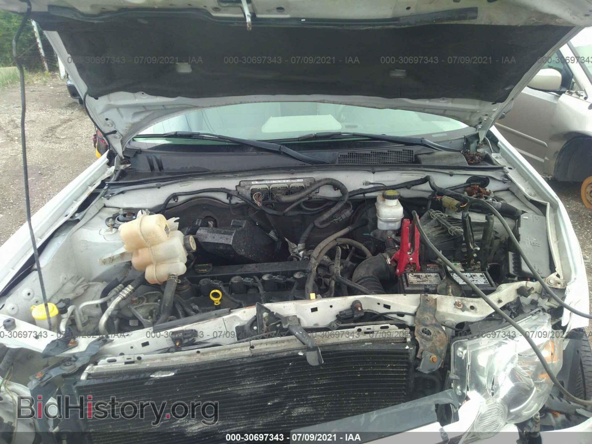 2011 FORD ESCAPE - VIN: 1FMCU0D76BKC13076 - Фото 10