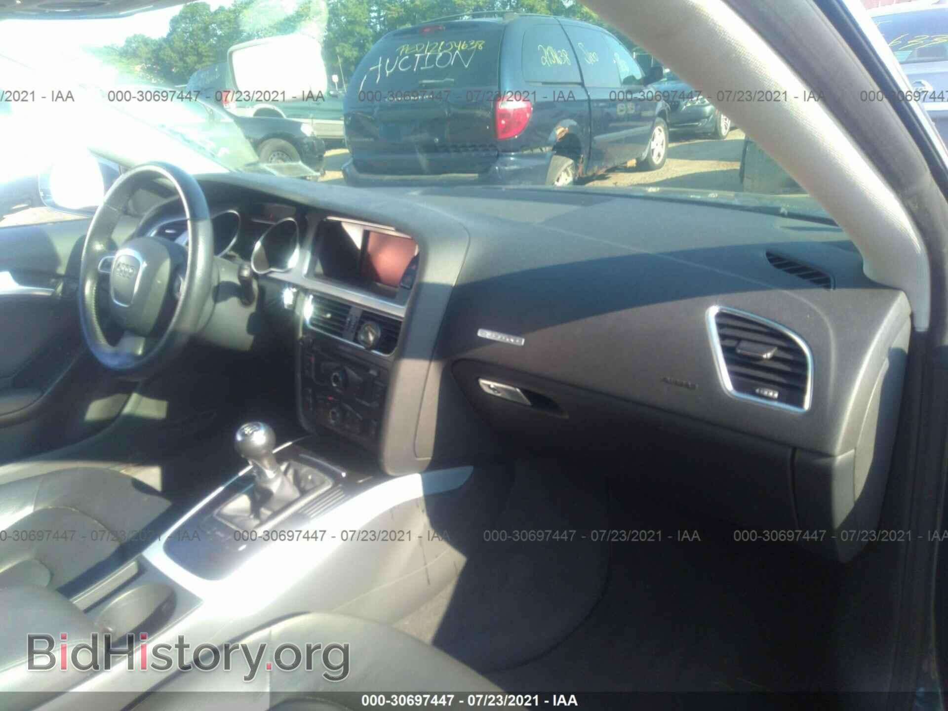 2010 AUDI A5 - VIN: WAUGFAFR5AA024036 - Photo 5