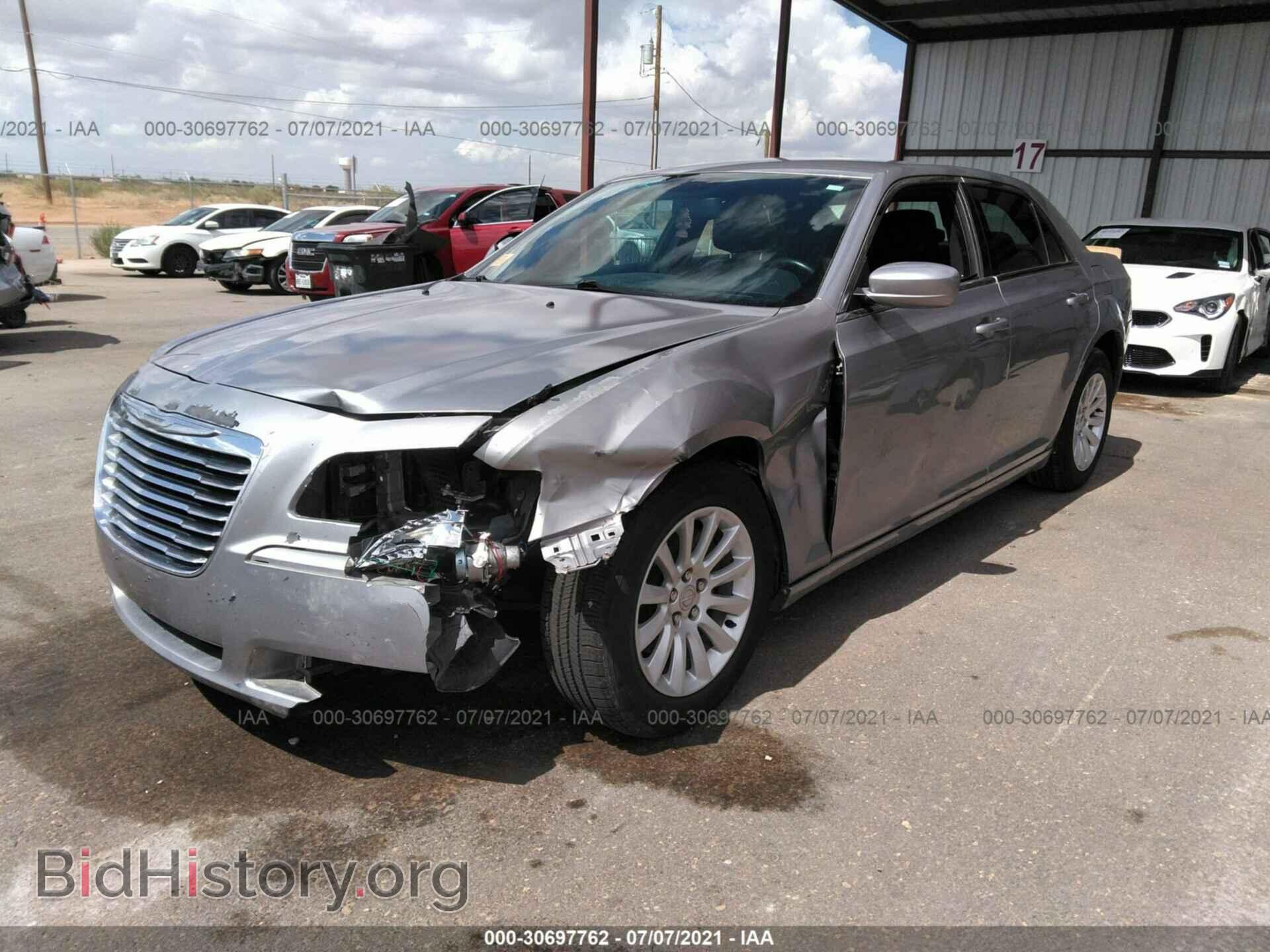 2013 CHRYSLER 300 - VIN: 2C3CCAAGXDH732308 - Photo 2