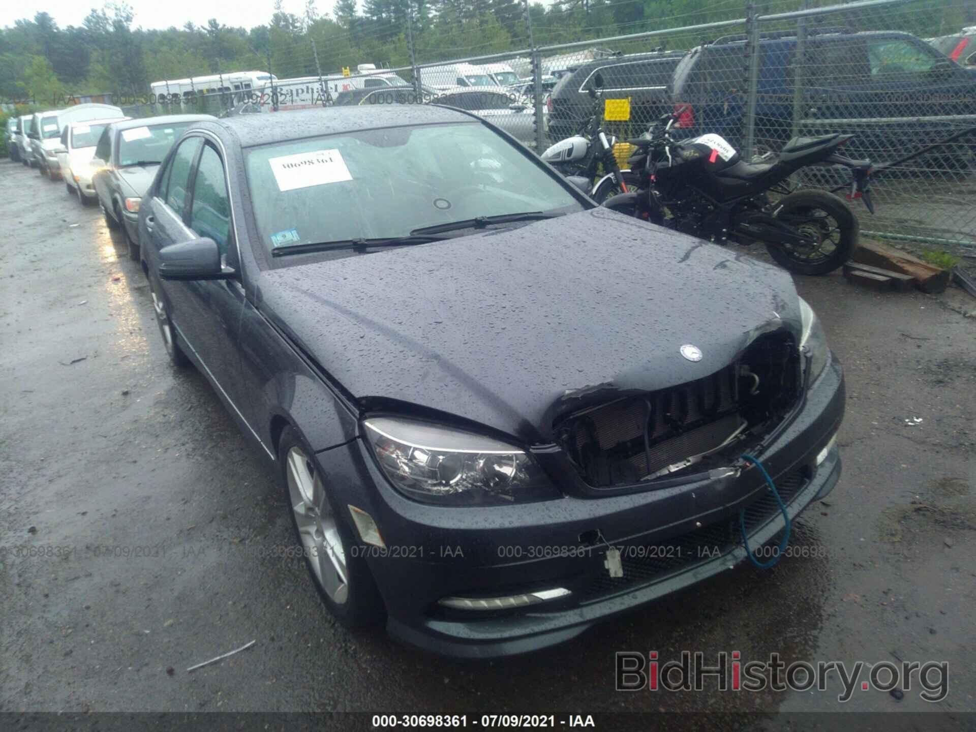 Photo WDDGF8BB9BR166645 - MERCEDES-BENZ C-CLASS 2011