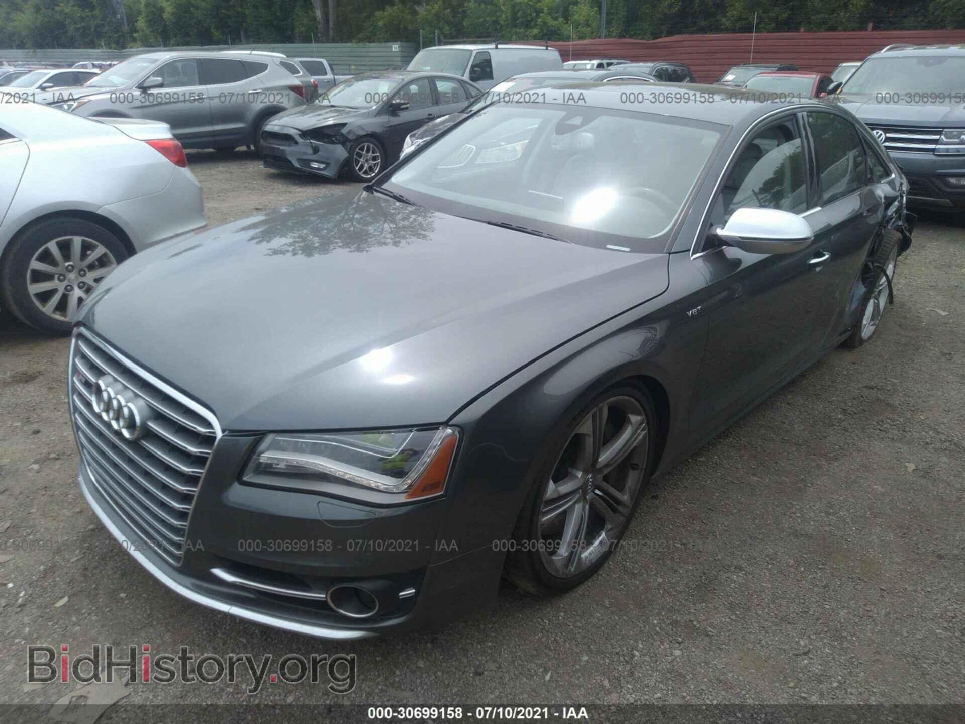 2013 AUDI S8 - VIN: WAUD2AFD6DN009318 - Photo 2