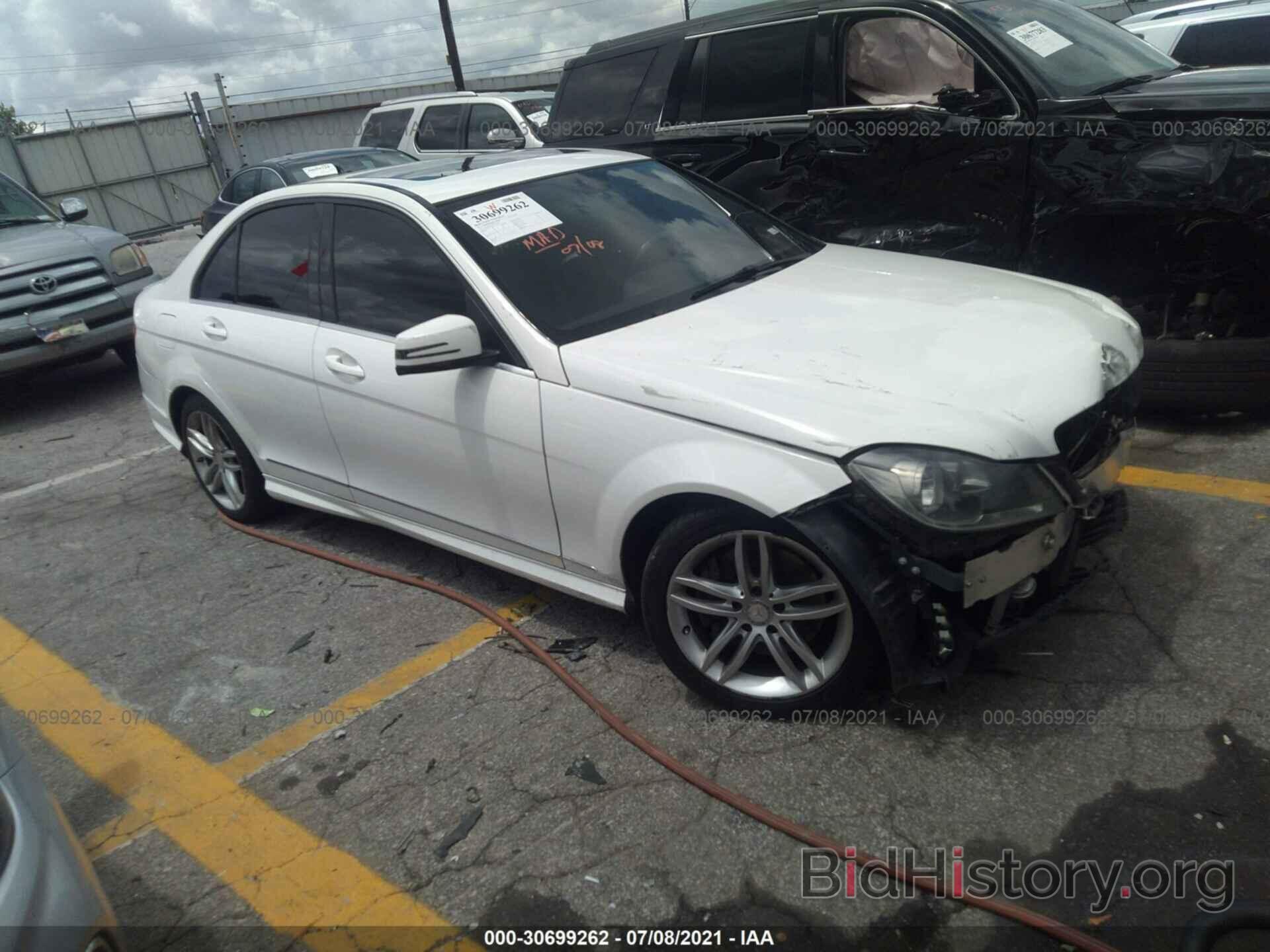 Photo WDDGF8AB2EG178931 - MERCEDES-BENZ C-CLASS 2014