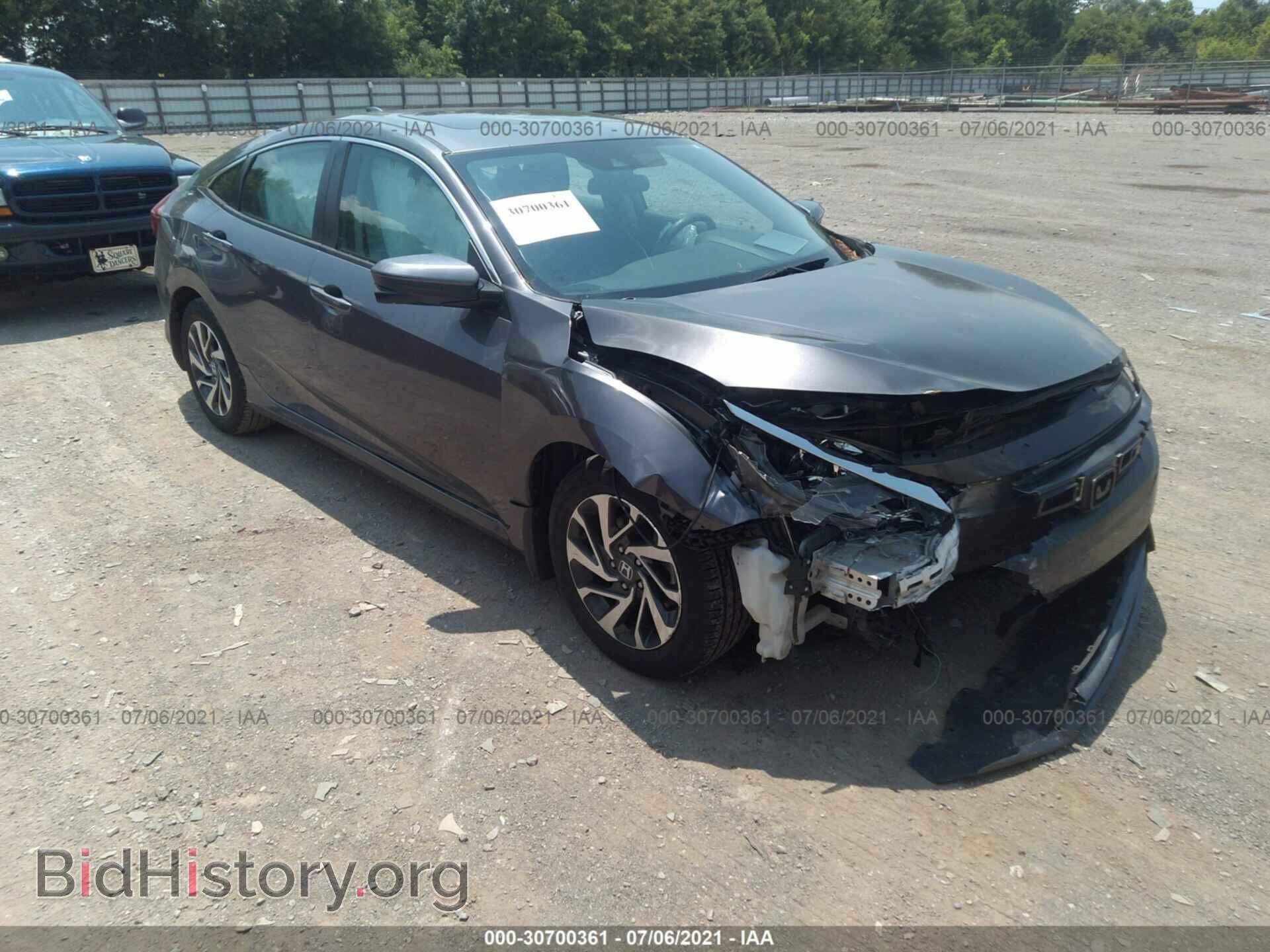 Photo 19XFC2F84HE007742 - HONDA CIVIC SEDAN 2017