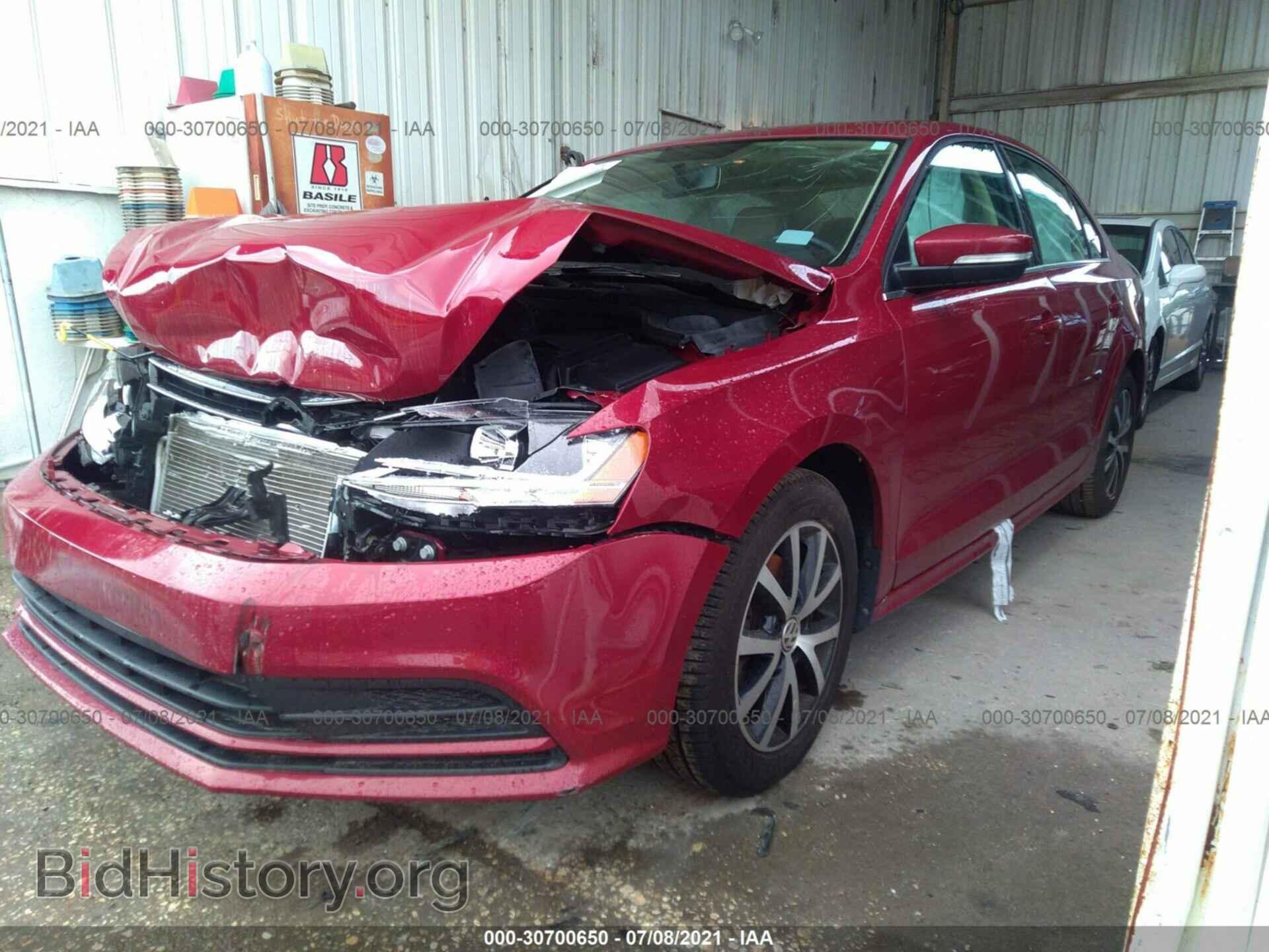 2017 VOLKSWAGEN JETTA - VIN: 3VWDB7AJ5HM219988 - Photo 2