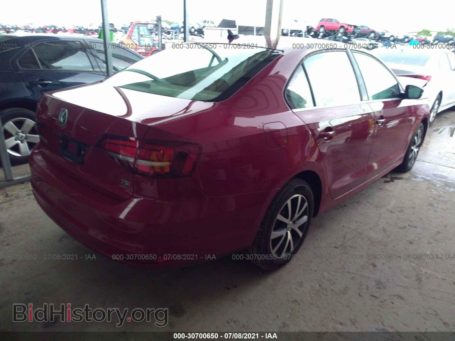 2017 VOLKSWAGEN JETTA - VIN: 3VWDB7AJ5HM219988 - Photo 4