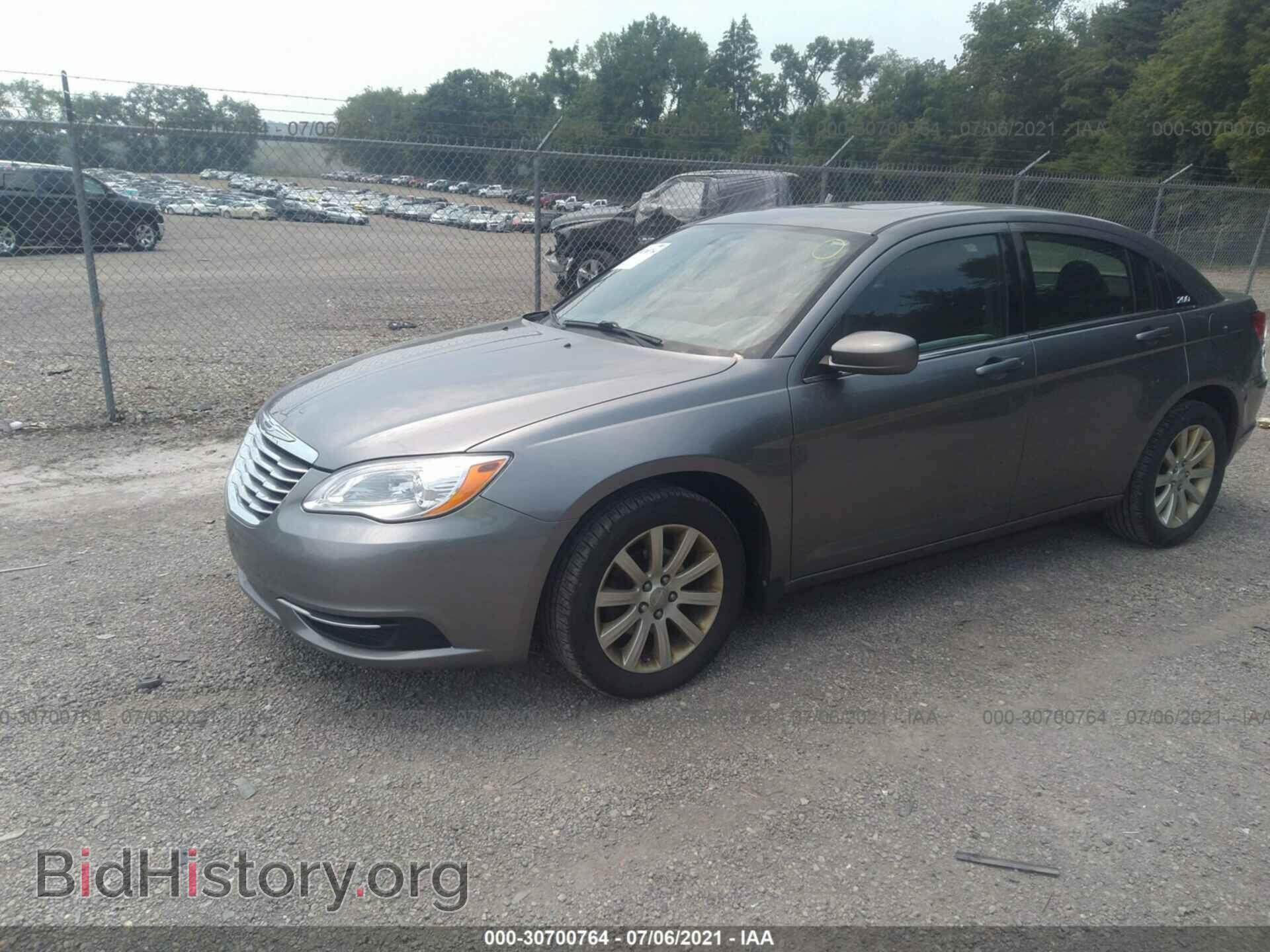 2012 CHRYSLER 200 - VIN: 1C3CCBBB3CN131675 - Фото 2