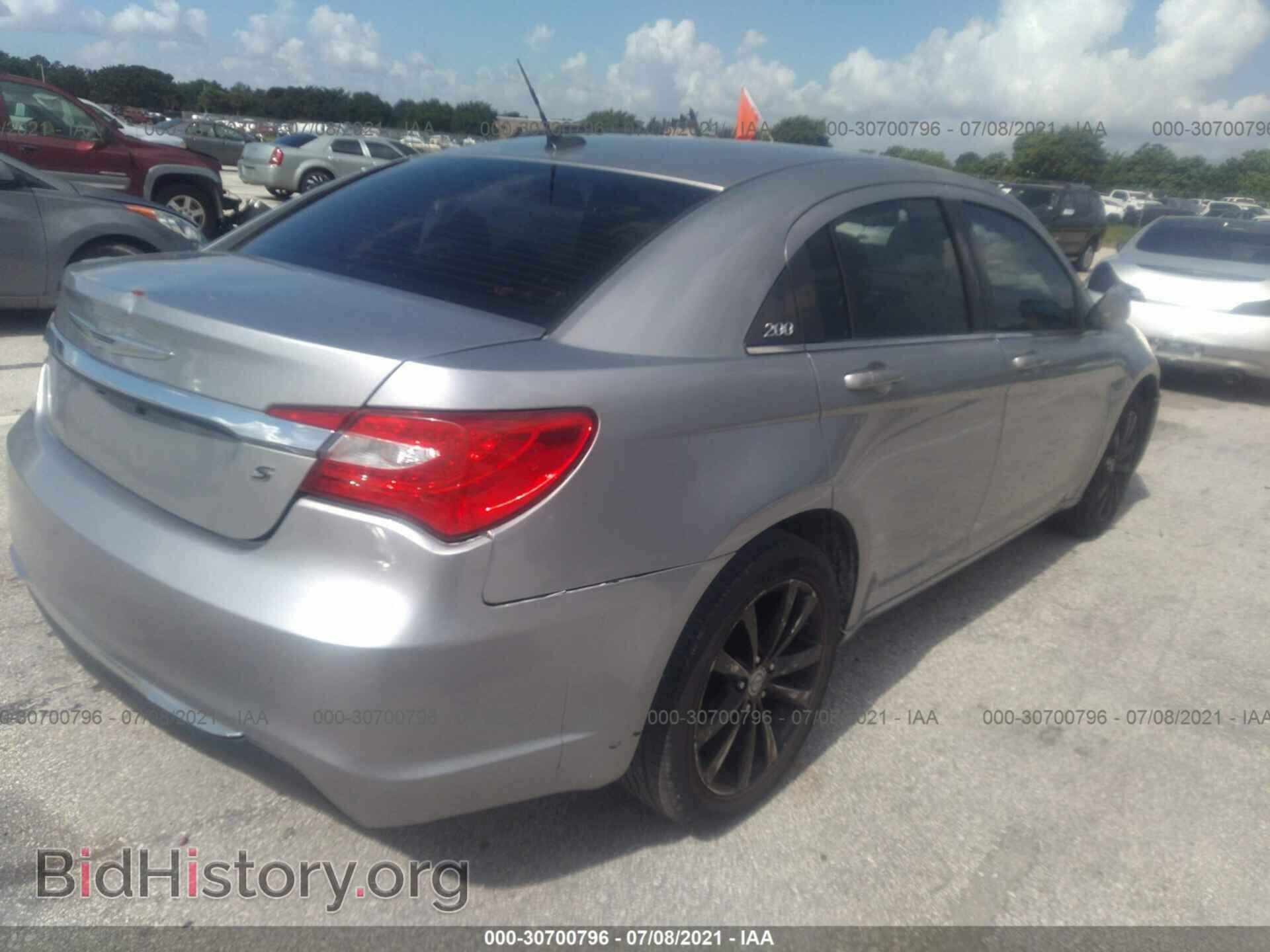 2013 CHRYSLER 200 - VIN: 1C3CCBBB8DN650304 - Photo 4