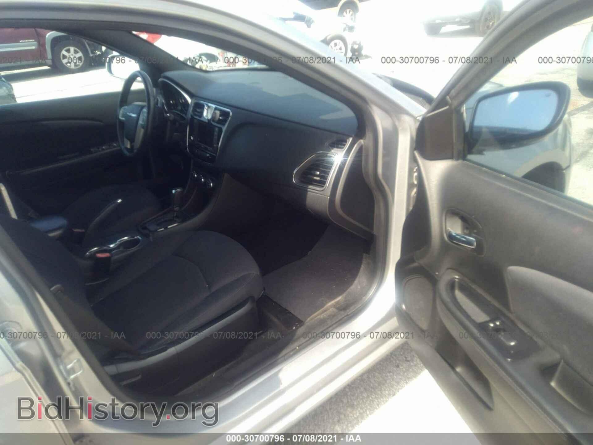 2013 CHRYSLER 200 - VIN: 1C3CCBBB8DN650304 - Photo 5