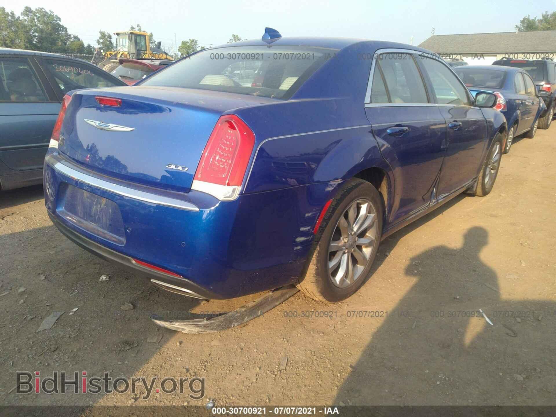 2018 CHRYSLER 300 - VIN: 2C3CCARG2JH175149 - Фото 4