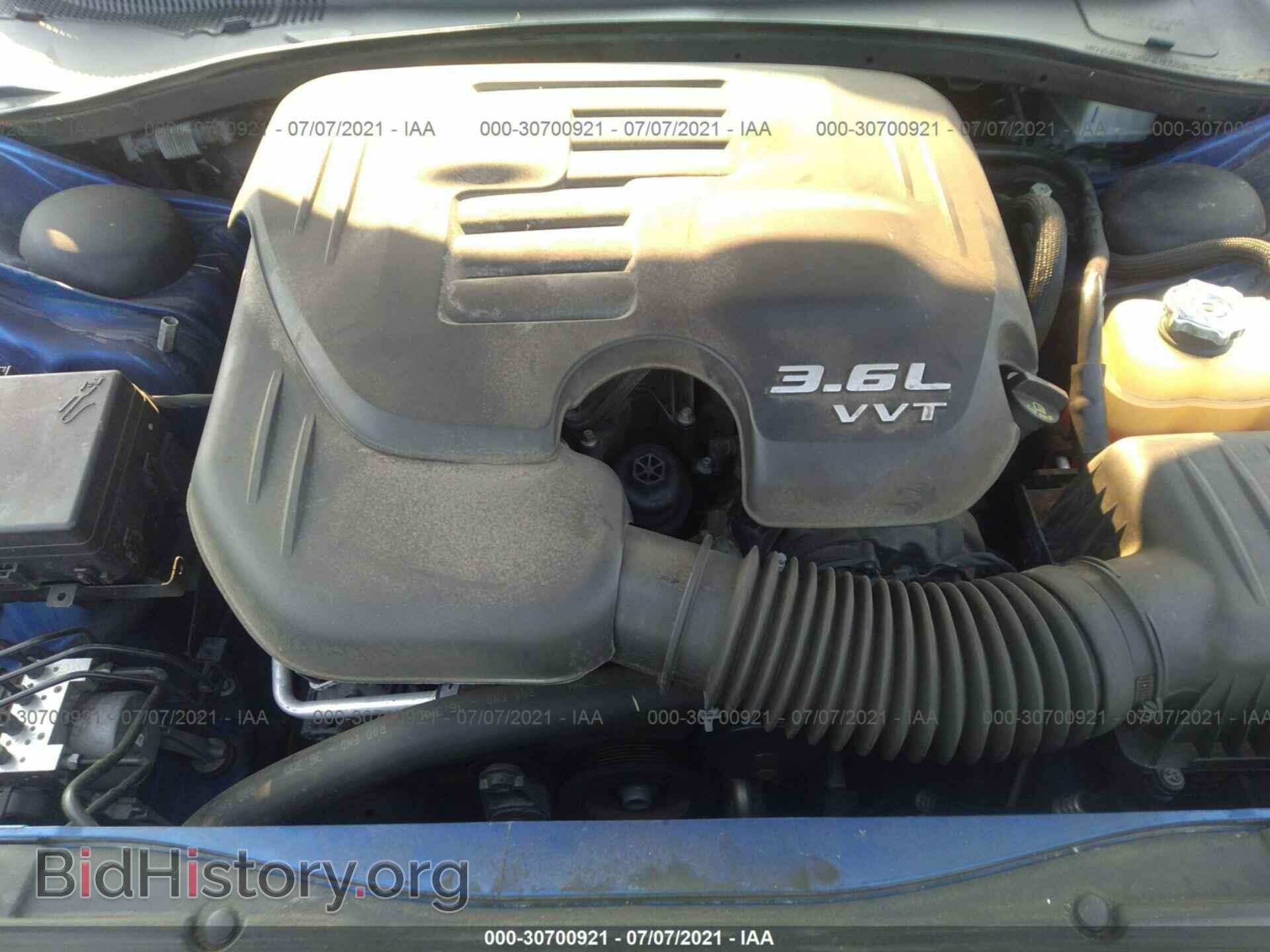 2018 CHRYSLER 300 - VIN: 2C3CCARG2JH175149 - Фото 10