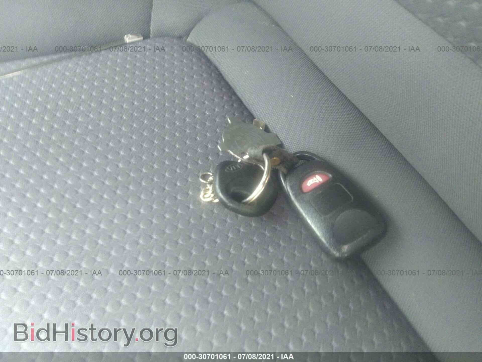 2012 KIA SORENTO - VIN: 5XYKTDA63CG286533 - Фото 11