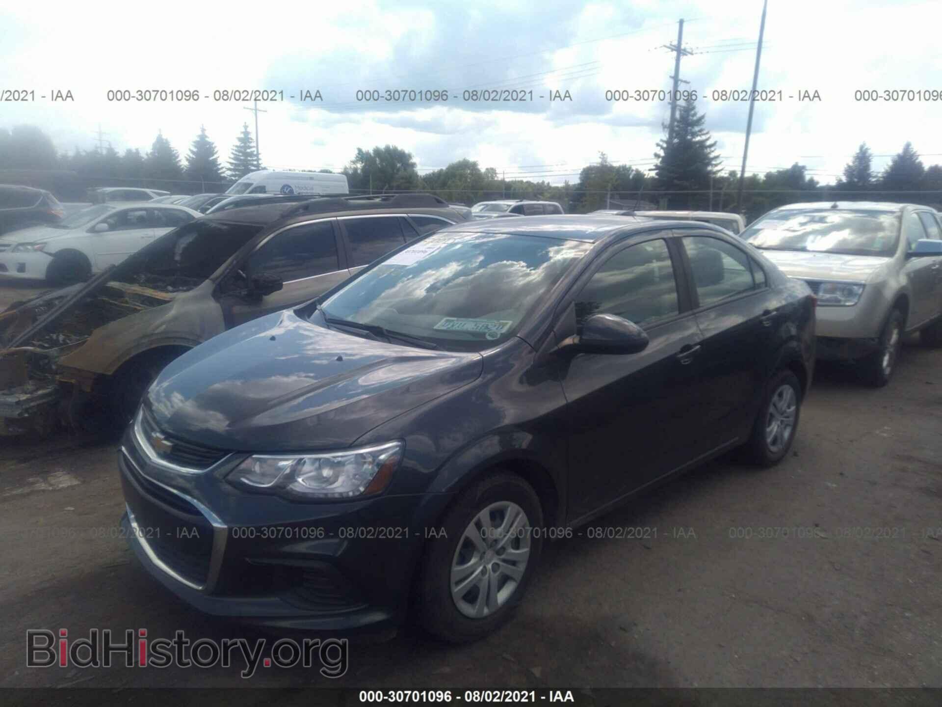 2018 CHEVROLET SONIC - VIN: 1G1JB5SH1J4100416 - Фото 2