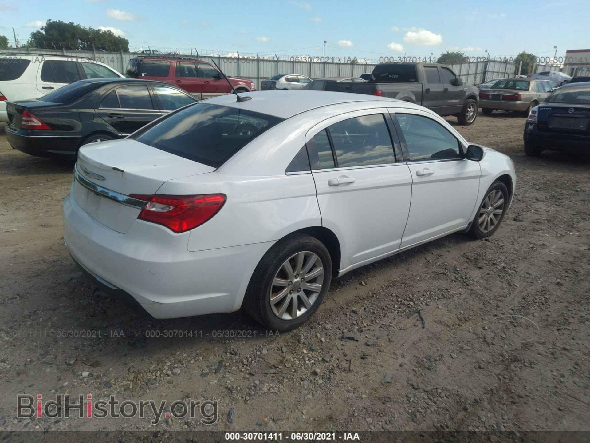 2013 CHRYSLER 200 - VIN: 1C3CCBBG4DN658766 - Photo 4