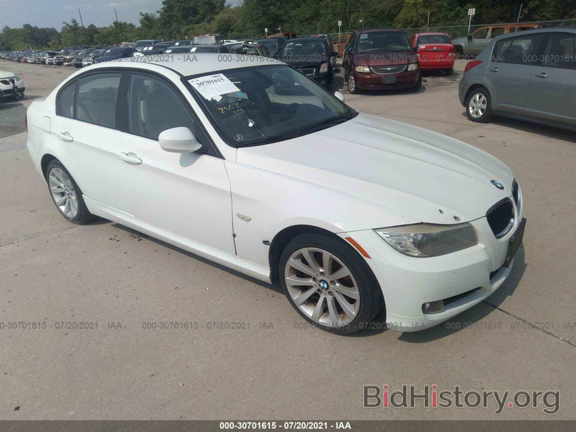 Фотография WBAPH7C51BE677021 - BMW 3 SERIES 2011