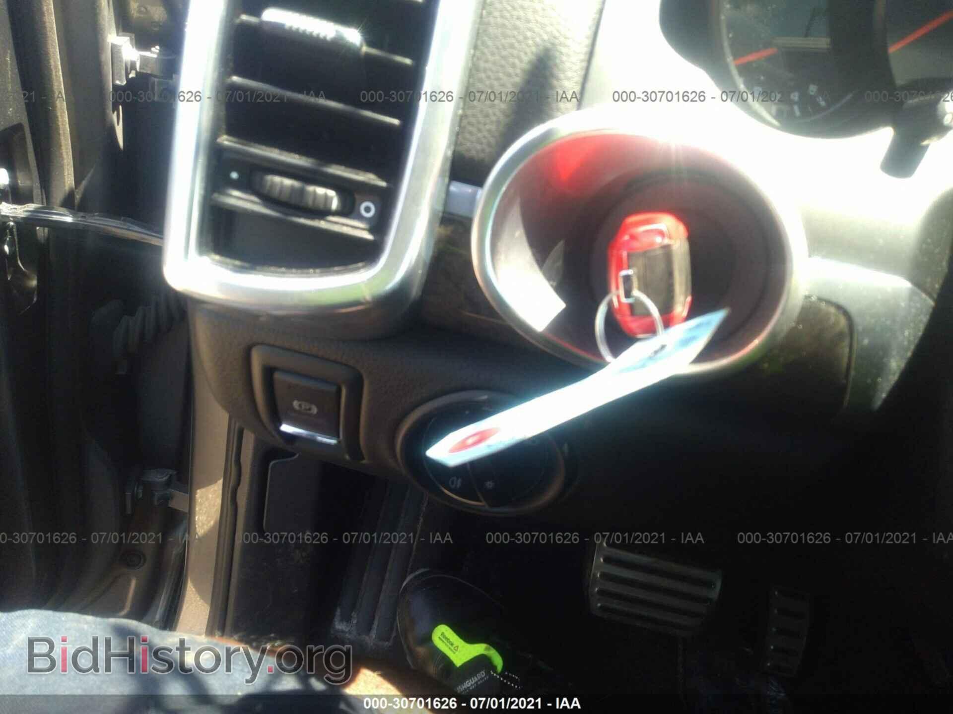 2011 PORSCHE CAYENNE - VIN: WP1AB2A26BLA49603 - Фото 11