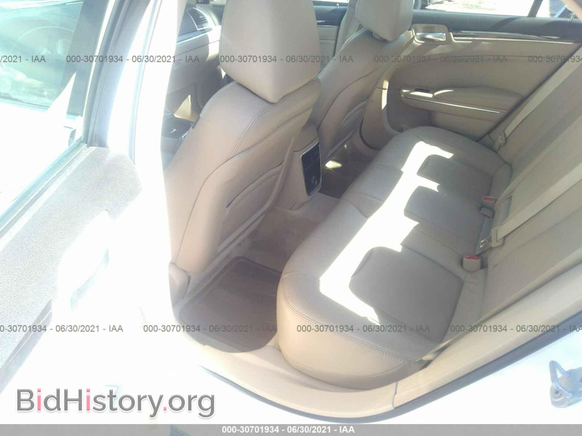 2012 CHRYSLER 300 - VIN: 2C3CCACG2CH186213 - Фото 8