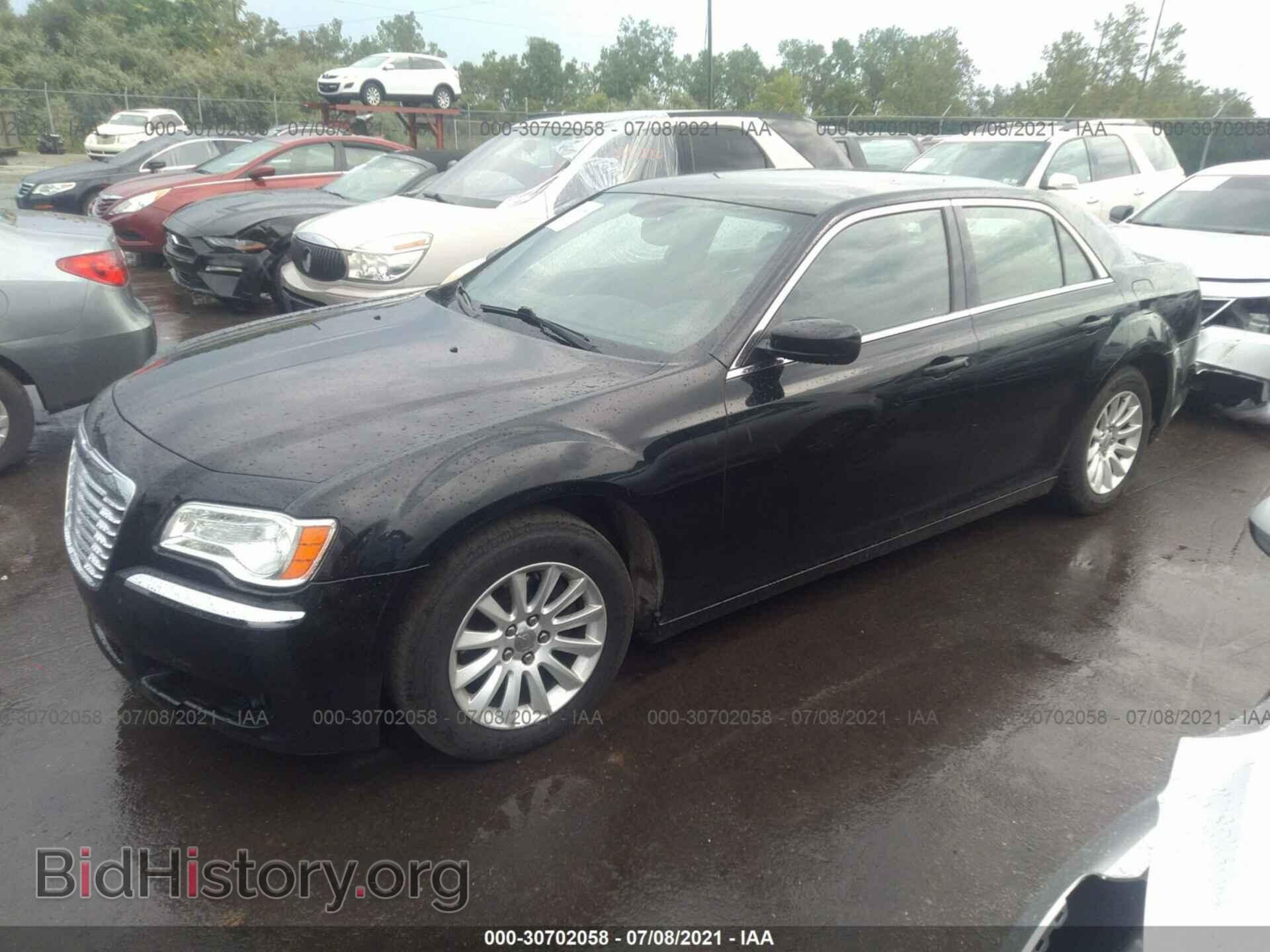 2014 CHRYSLER 300 - VIN: 2C3CCAAG3EH124258 - Фото 2