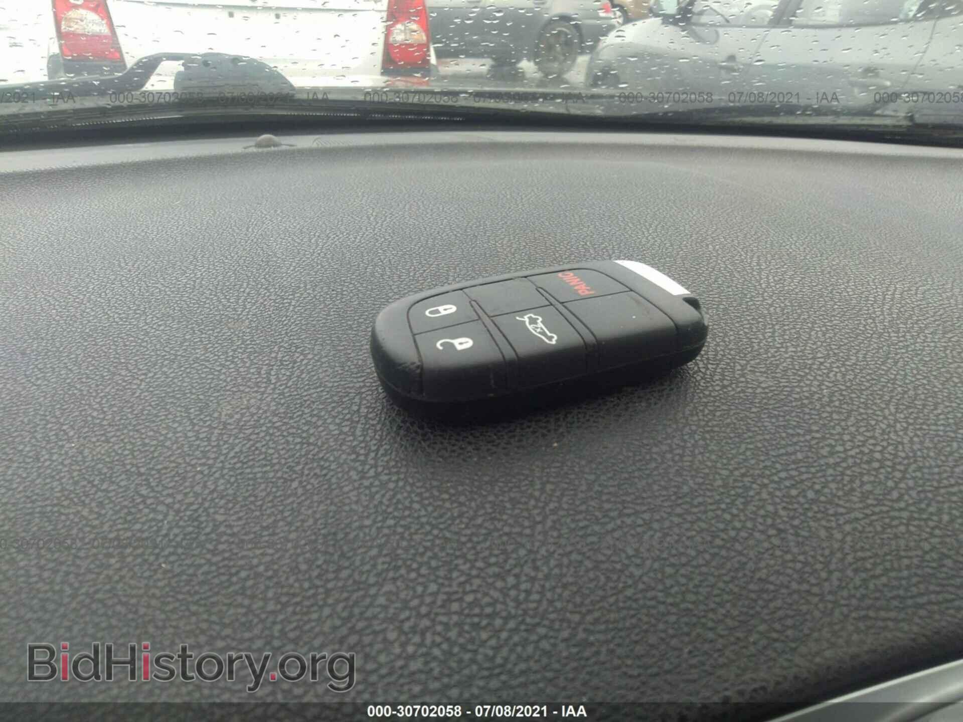 2014 CHRYSLER 300 - VIN: 2C3CCAAG3EH124258 - Фото 11