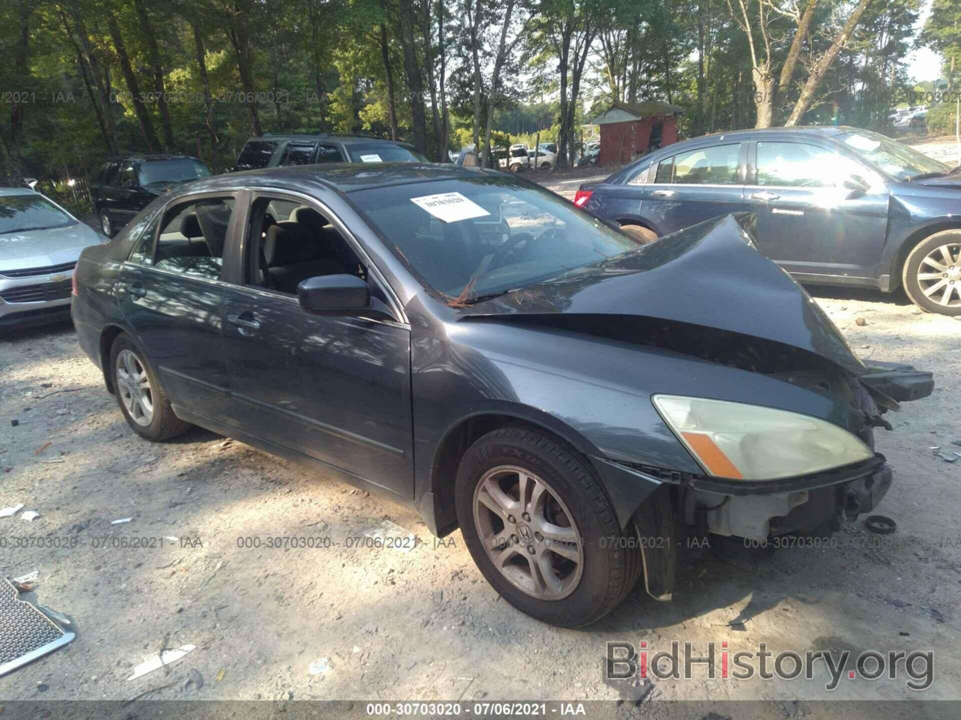 Photo 1HGCM56716A018692 - HONDA ACCORD SDN 2006