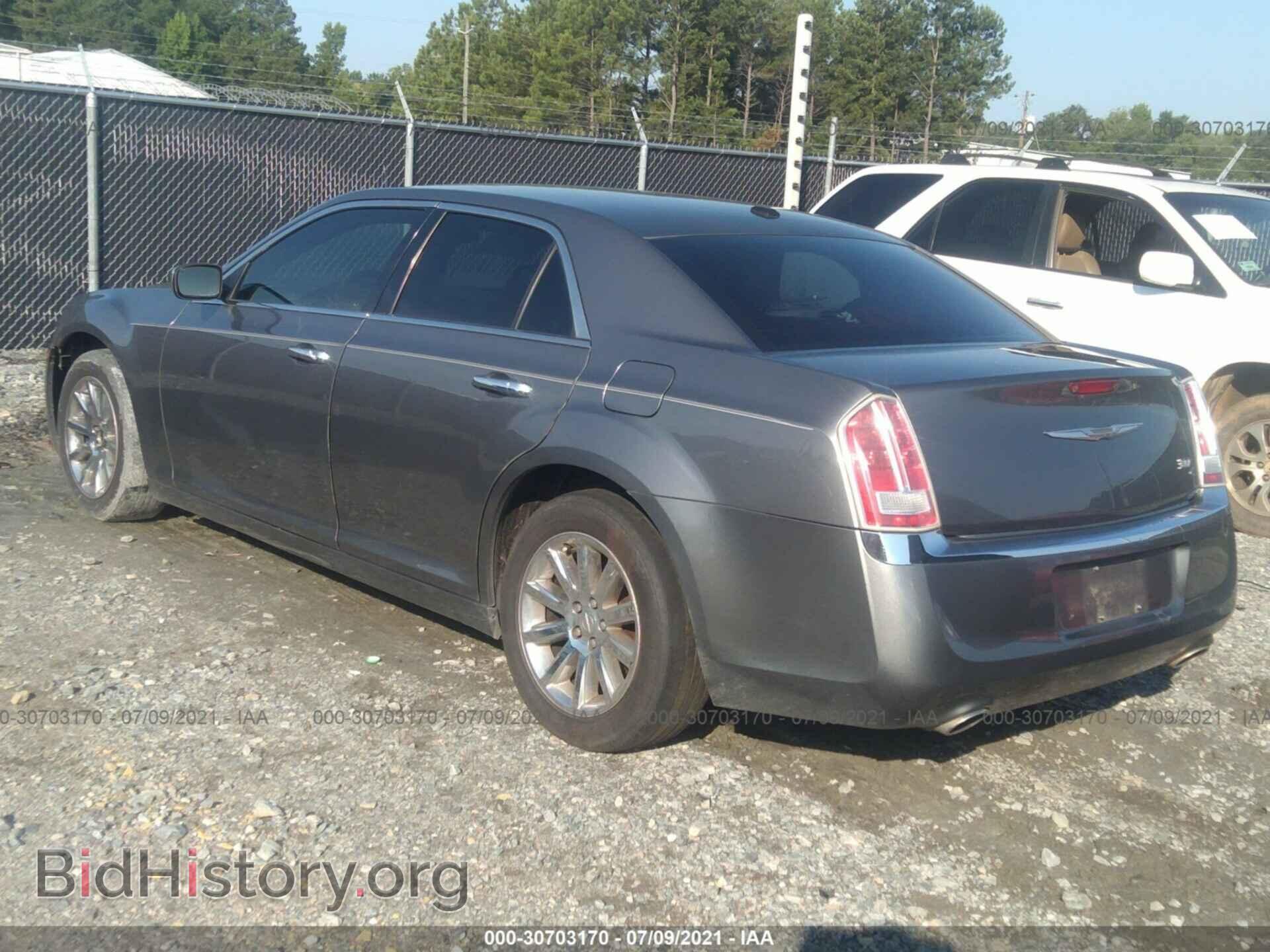 2011 CHRYSLER 300 - VIN: 2C3CA6CT7BH581387 - Фото 3