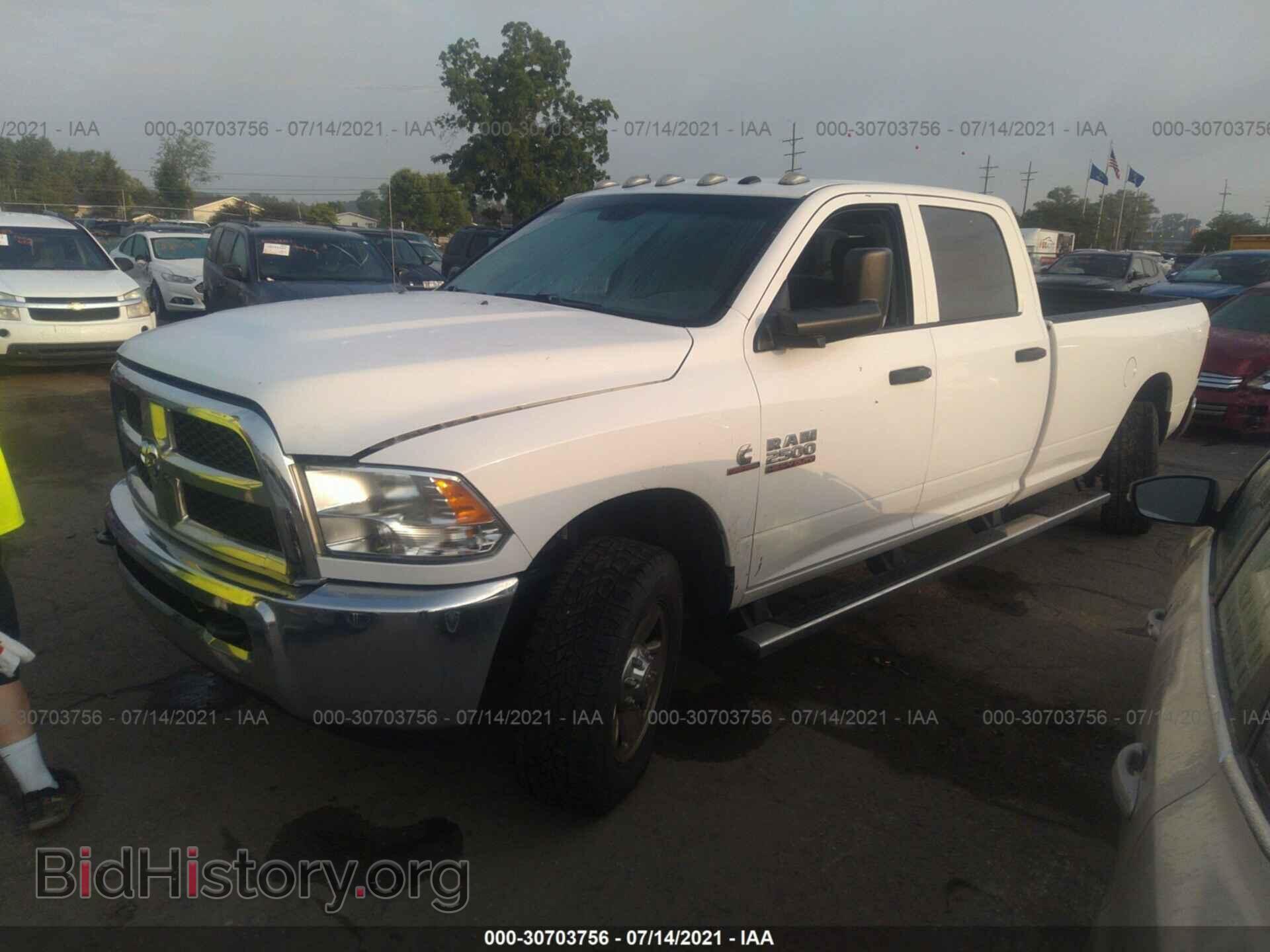 2016 RAM 2500 - VIN: 3C6UR5HL8GG223001 - Фото 2