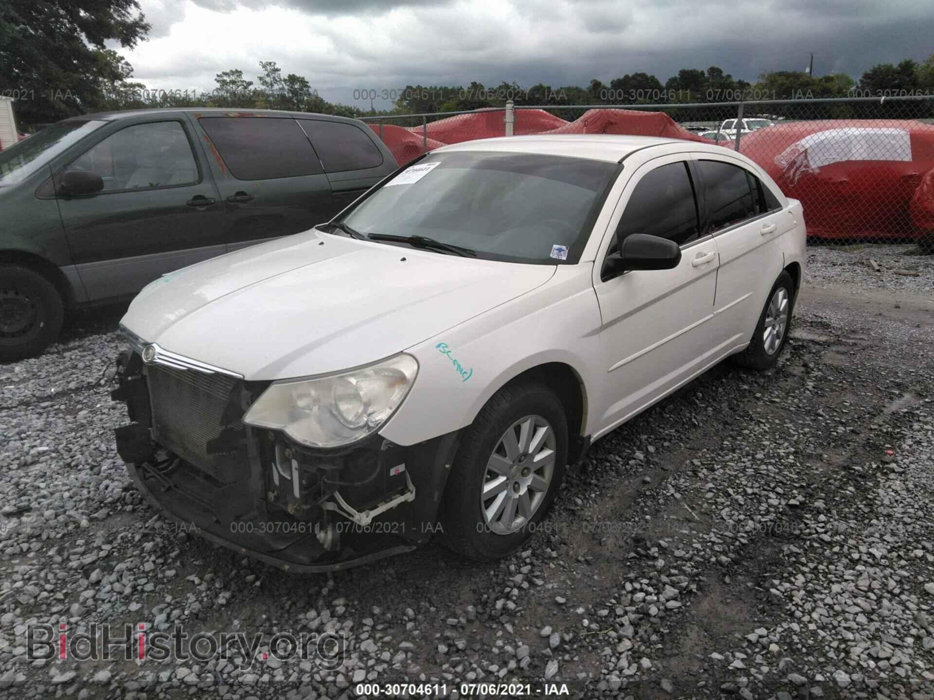 2010 CHRYSLER SEBRING - VIN: 1C3CC4FB2AN177629 - Фото 2
