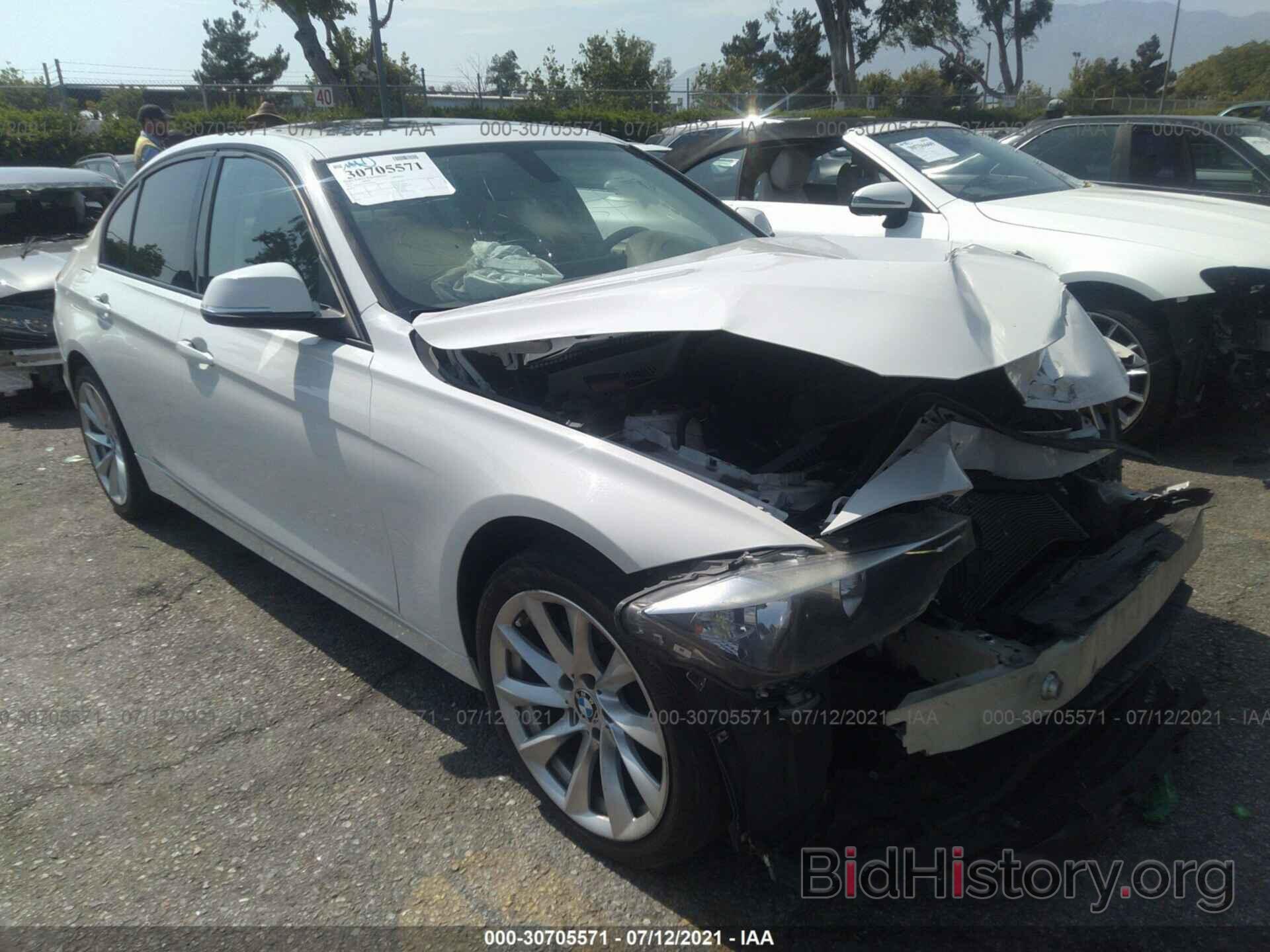 Photo WBA3C1C52DF436074 - BMW 3 SERIES 2013