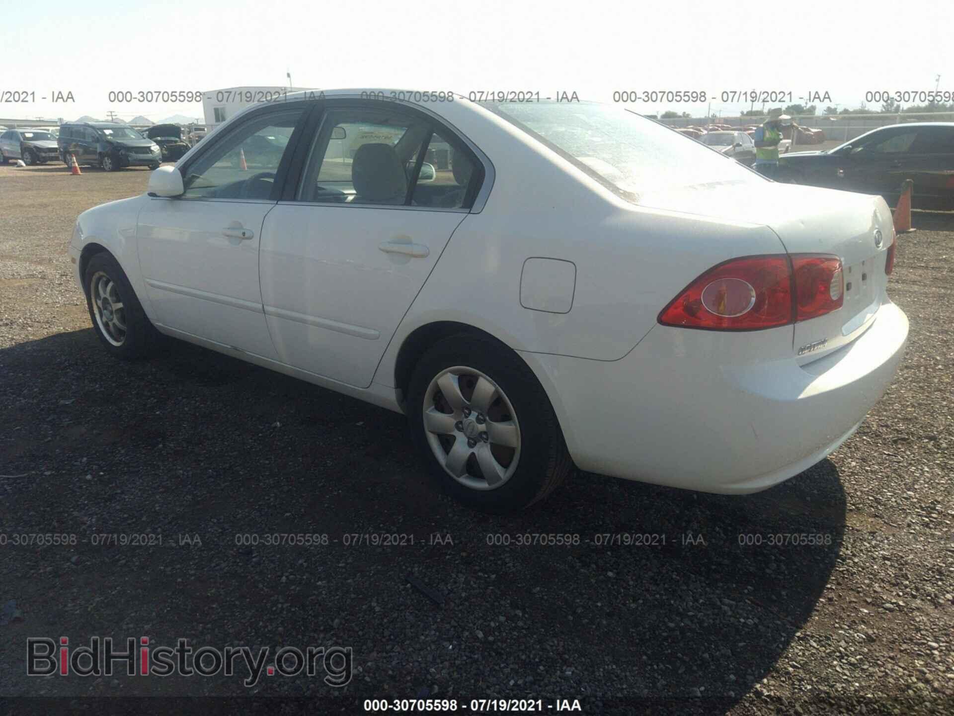 2008 KIA OPTIMA - VIN: KNAGE123785173801 - Фото 3