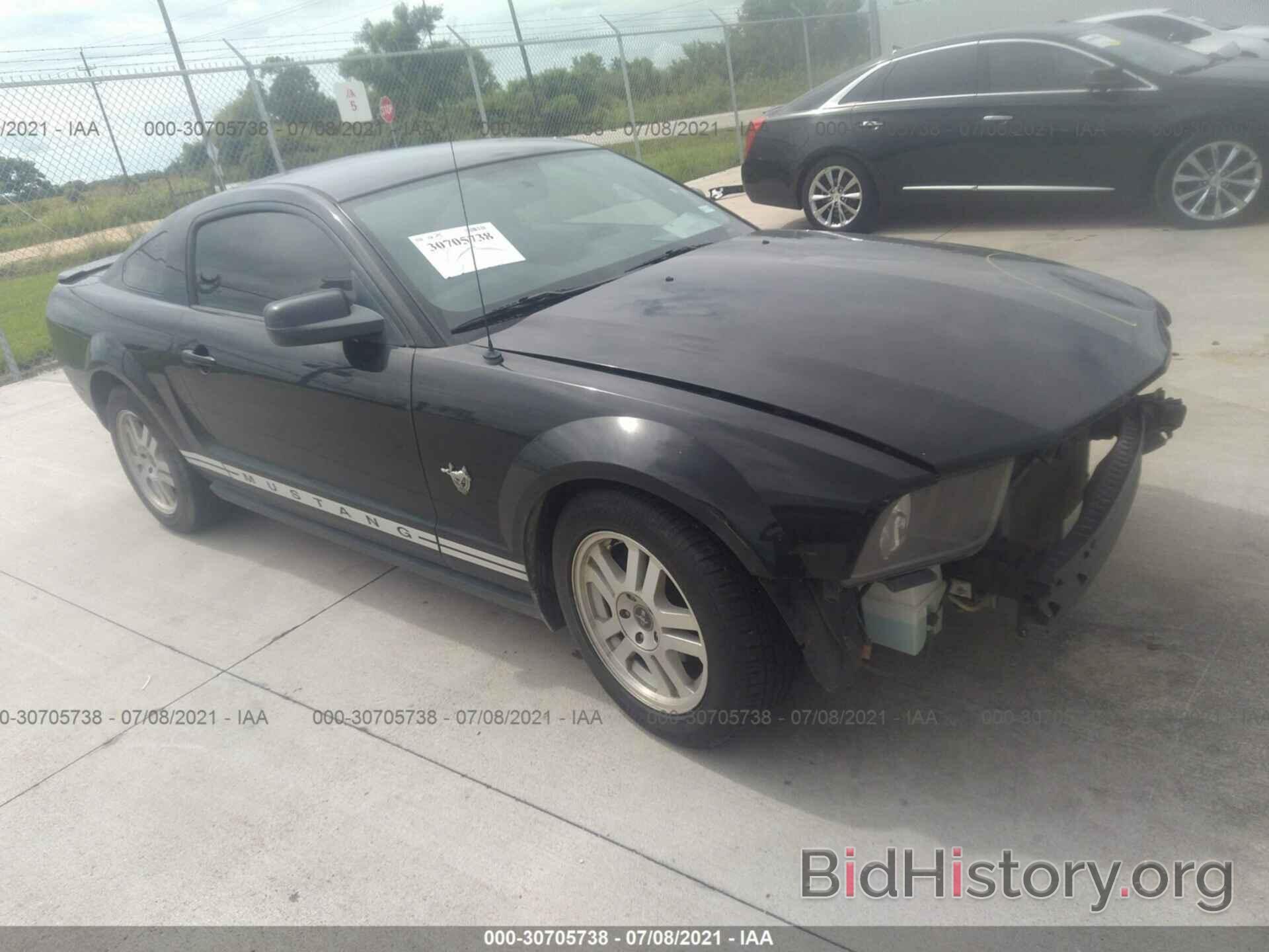 Photo 1ZVHT80NX95106375 - FORD MUSTANG 2009