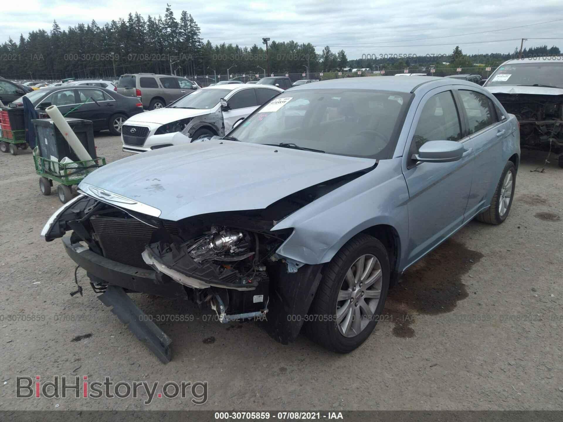 2012 CHRYSLER 200 - VIN: 1C3CCBBB7CN257277 - Фото 2