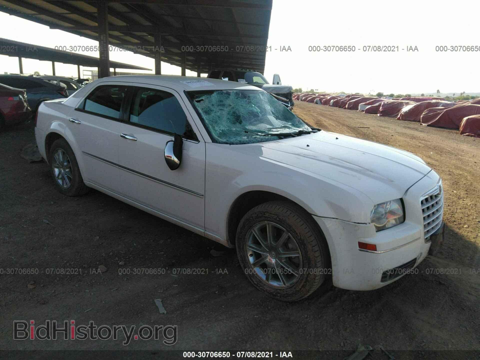 Photo 2C3CK5CV9AH169530 - CHRYSLER 300 2010