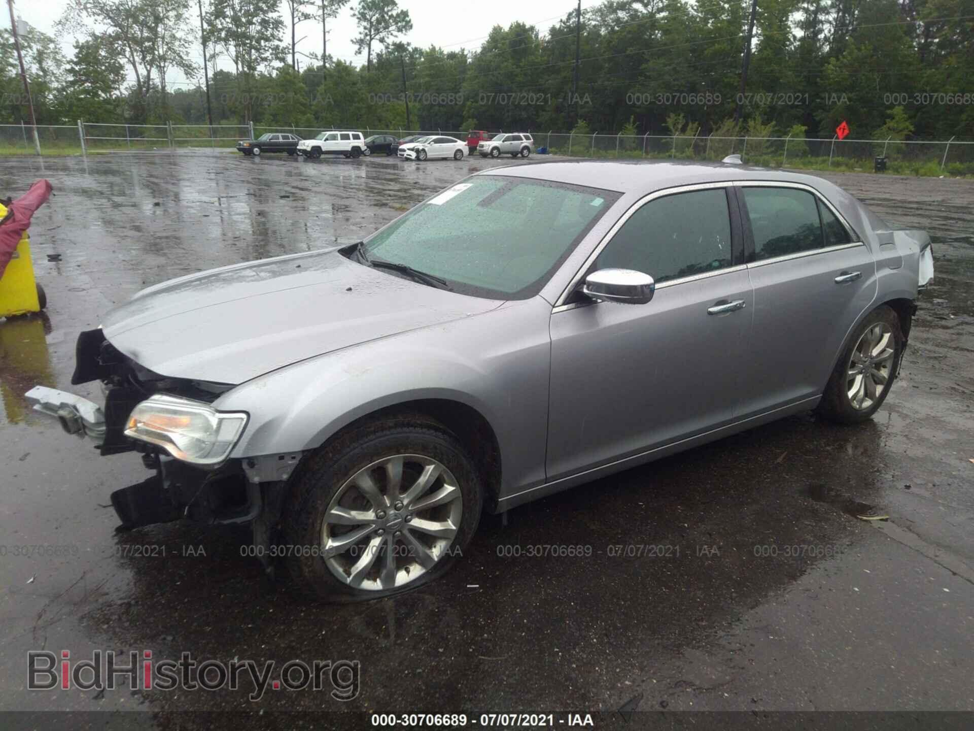 2018 CHRYSLER 300 - VIN: 2C3CCAKG2JH201985 - Фото 2