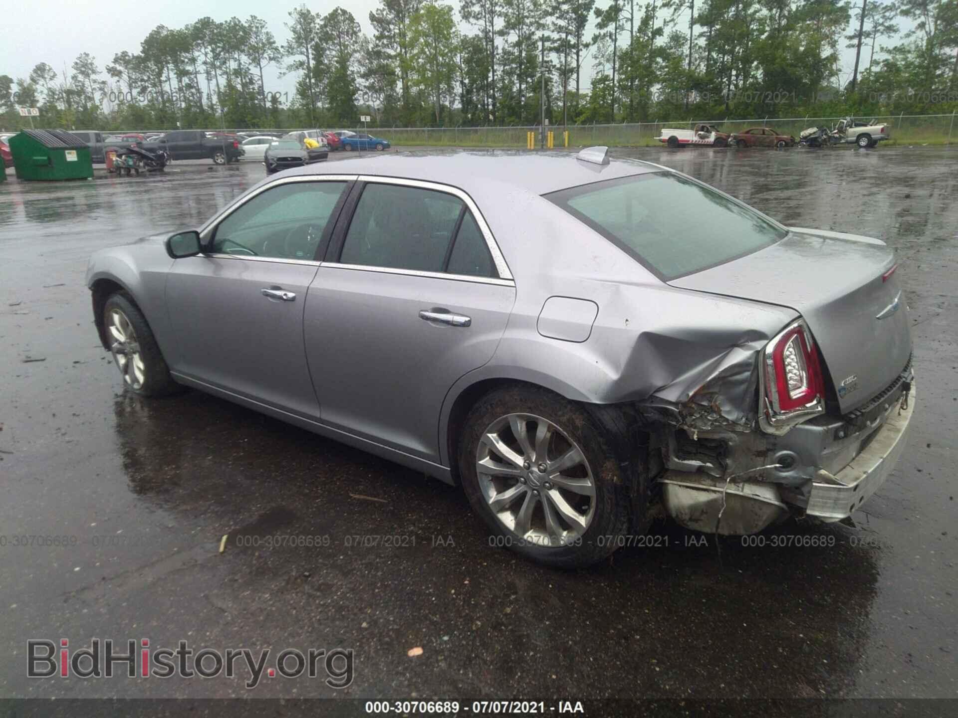 2018 CHRYSLER 300 - VIN: 2C3CCAKG2JH201985 - Фото 3
