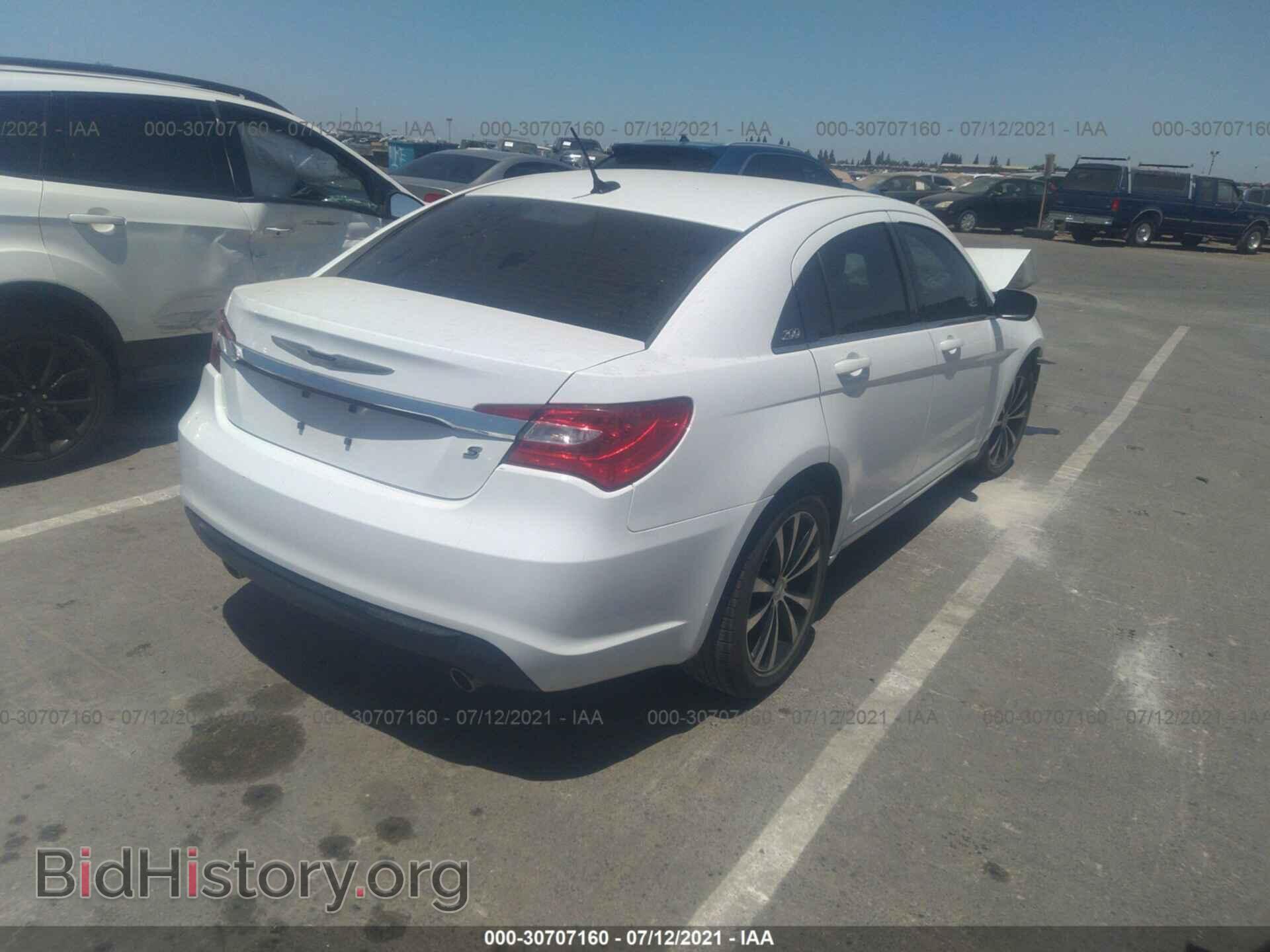 2012 CHRYSLER 200 - VIN: 1C3CCBHG0CN306693 - Фото 4