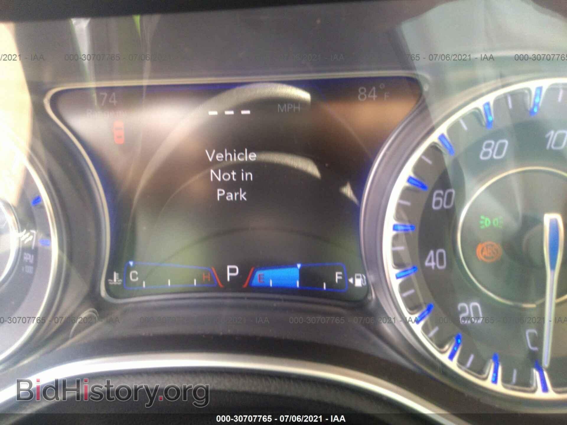 2017 CHRYSLER 300 - VIN: 2C3CCAAG4HH609884 - Фото 7