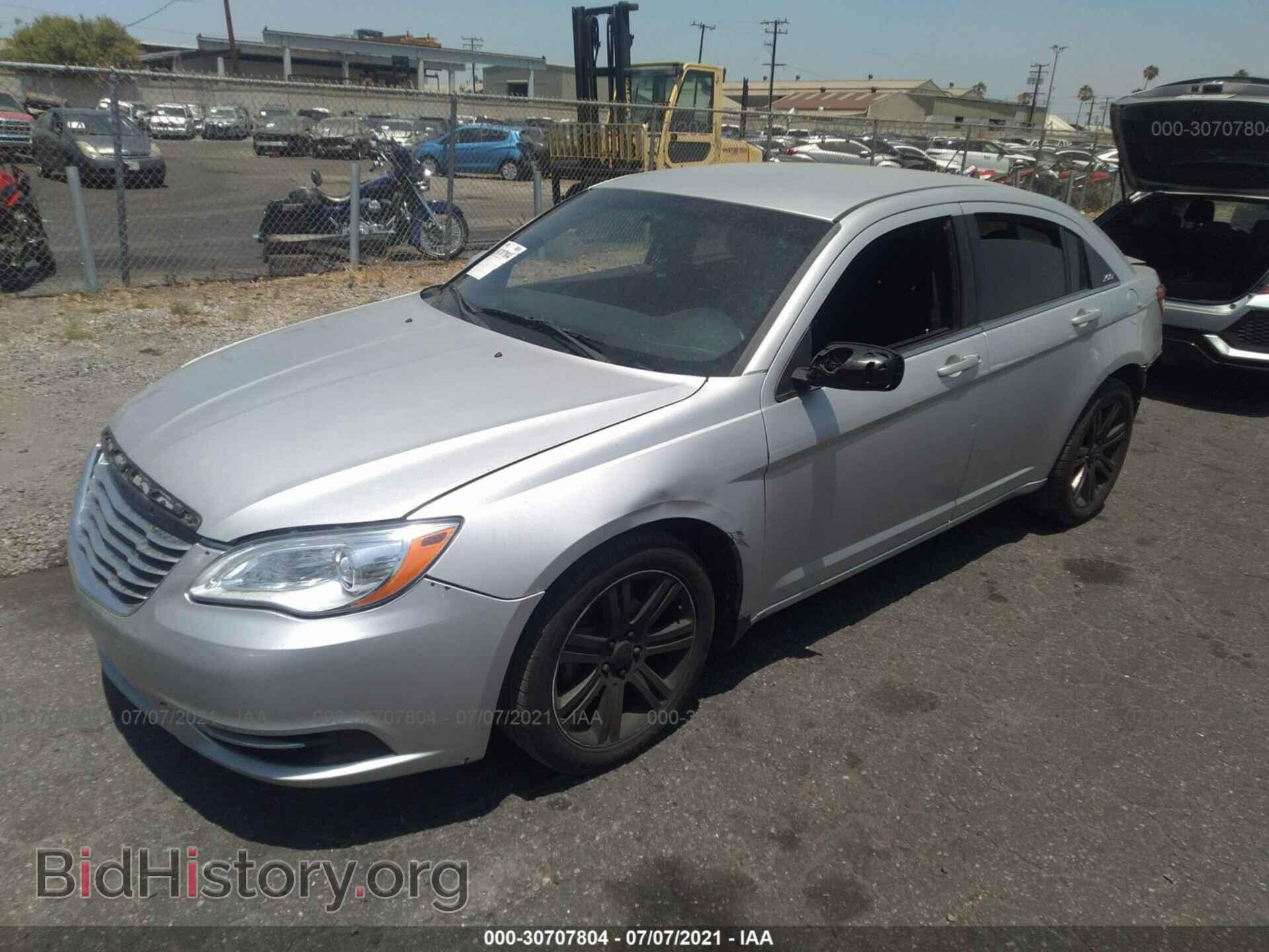2012 CHRYSLER 200 - VIN: 1C3CCBBB4CN129417 - Фото 2